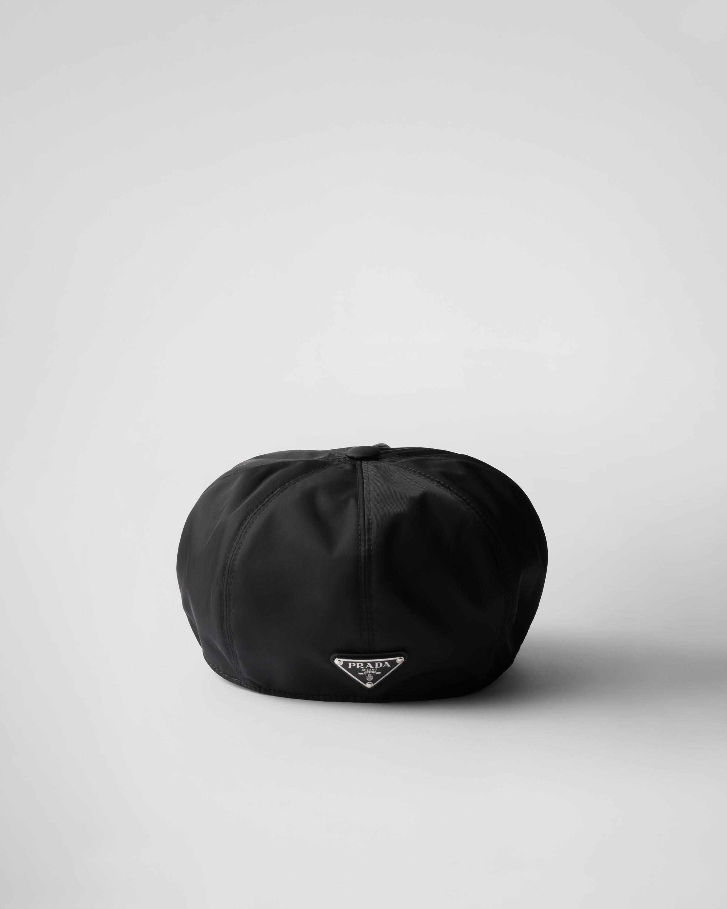 Prada Re-Nylon Newsboy Cap in Black | Lyst