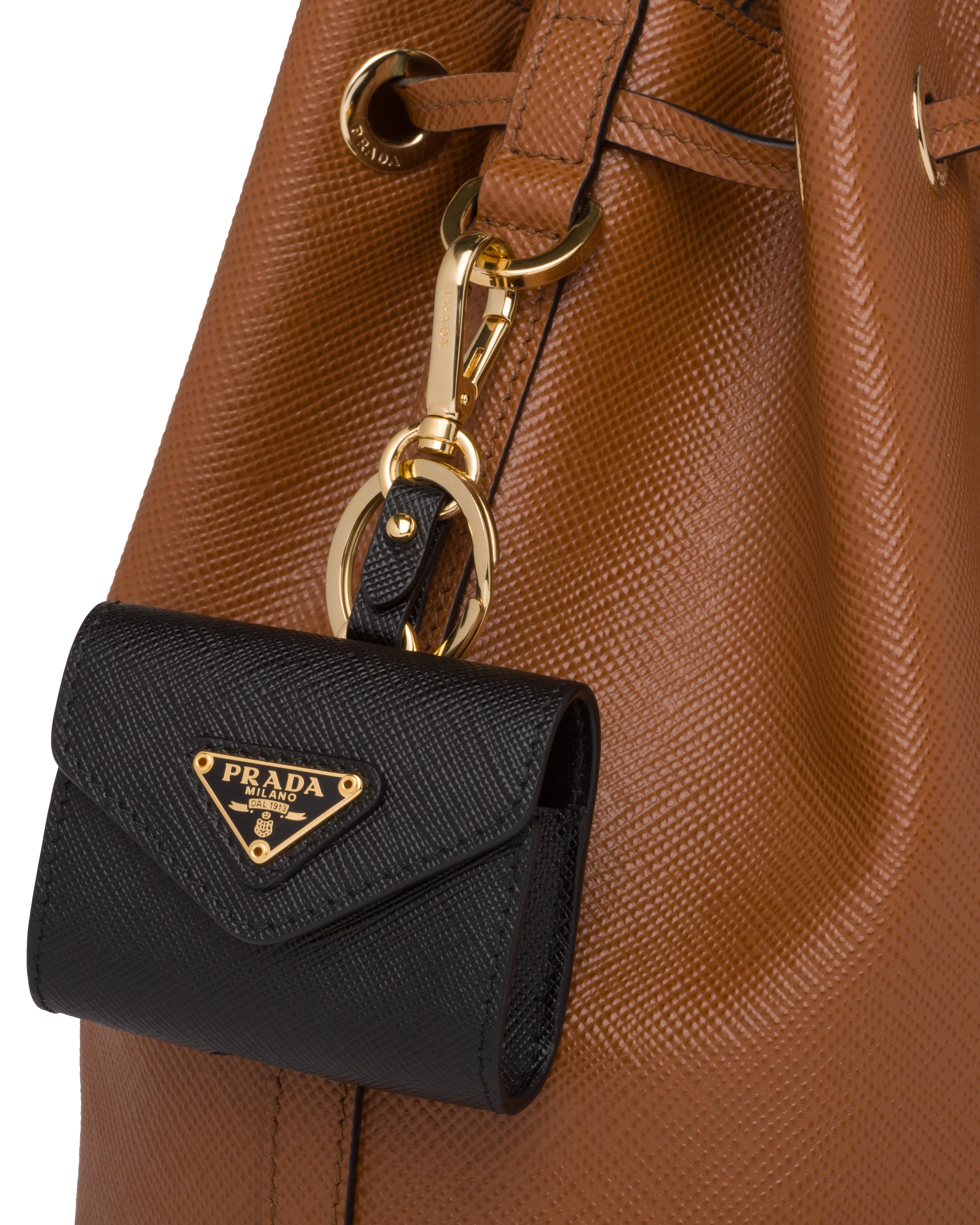 prada bolsa with airpod case