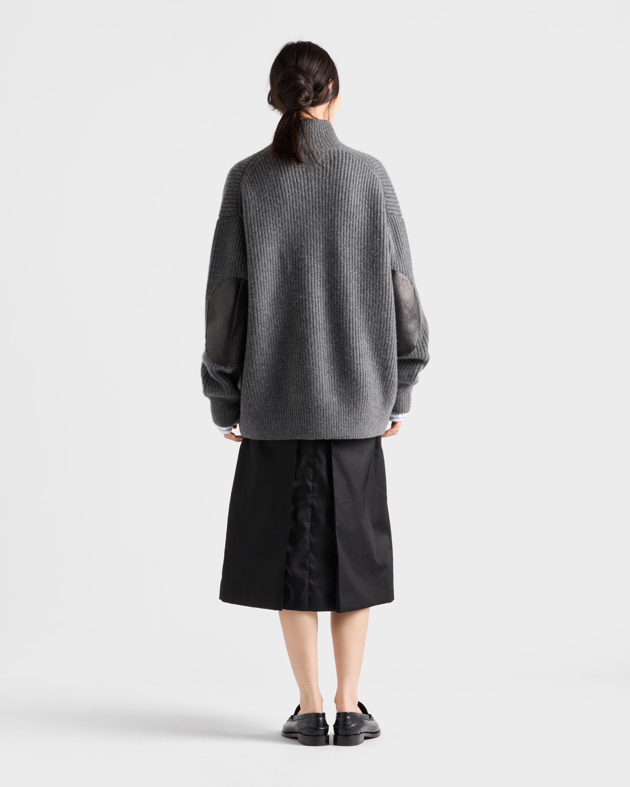 スカート PRADA FLARED BLACK SKIRT IN RE-NYLON Black Flared Re-nylon Skirt | PRADA