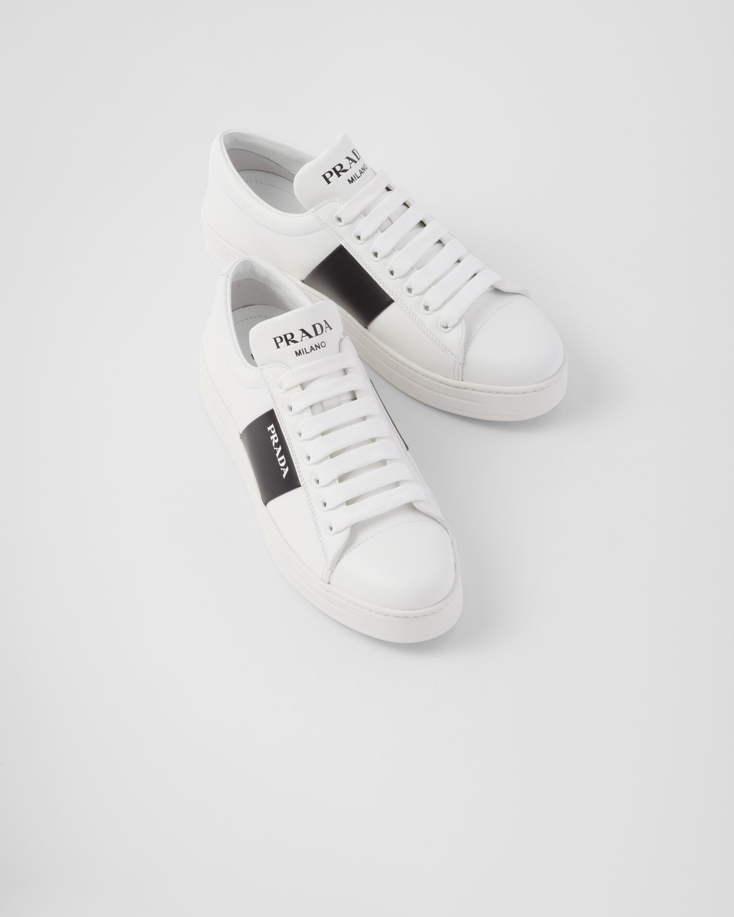 ＊PRADA＊White worn effect sneaker 関税送料込 Prada Baskets blanches à effet usé | TheDoubleF