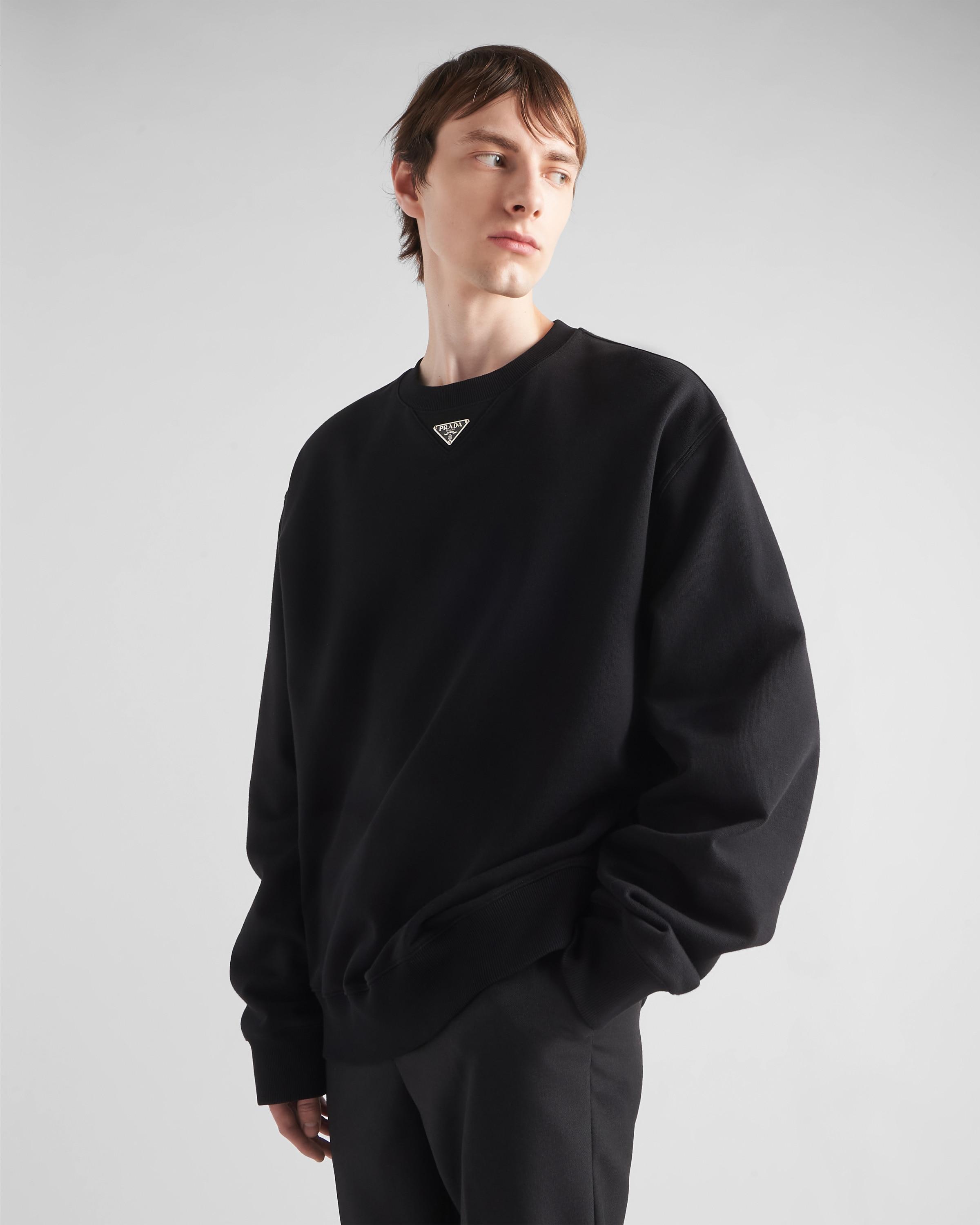スウェット・トレーナー PRADA BLACK SWEATSHIRT WITH TRIANGLE LOGO Prada triangle-logo Panelled Sweatshirt | Black | FARFETCH