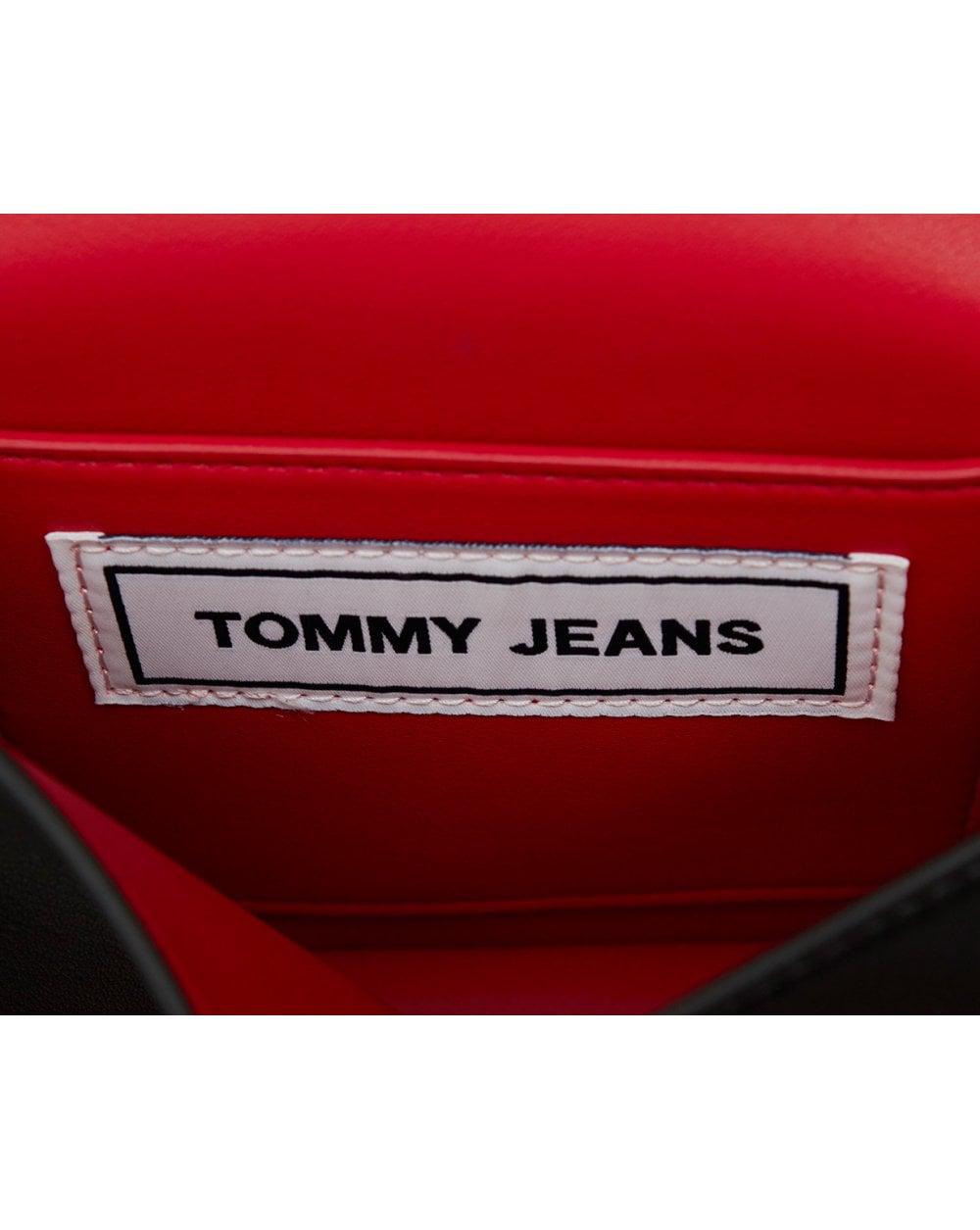 tommy jeans boxy crossover