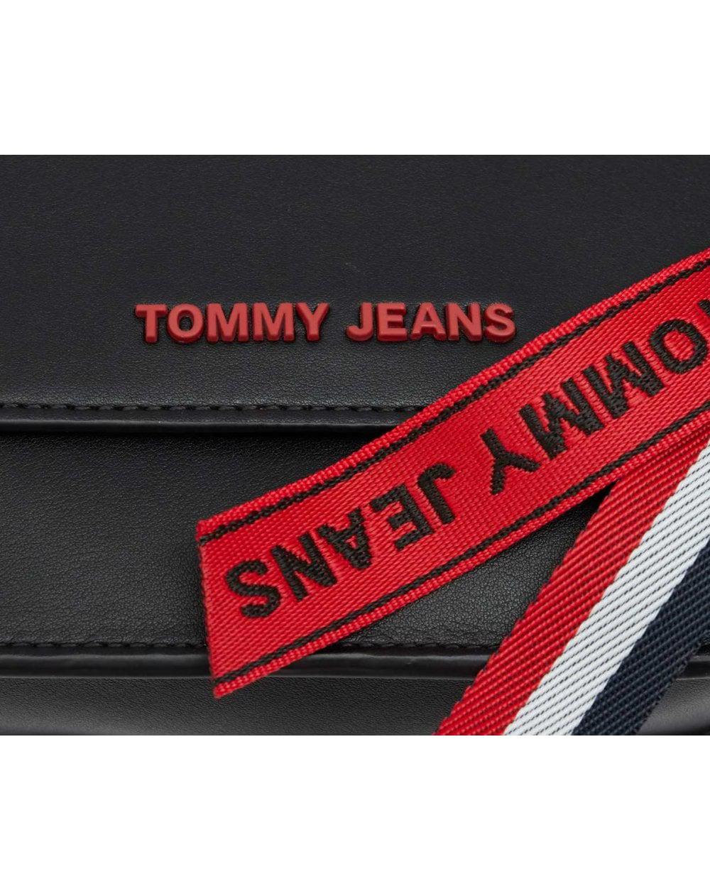 tommy jeans boxy crossover