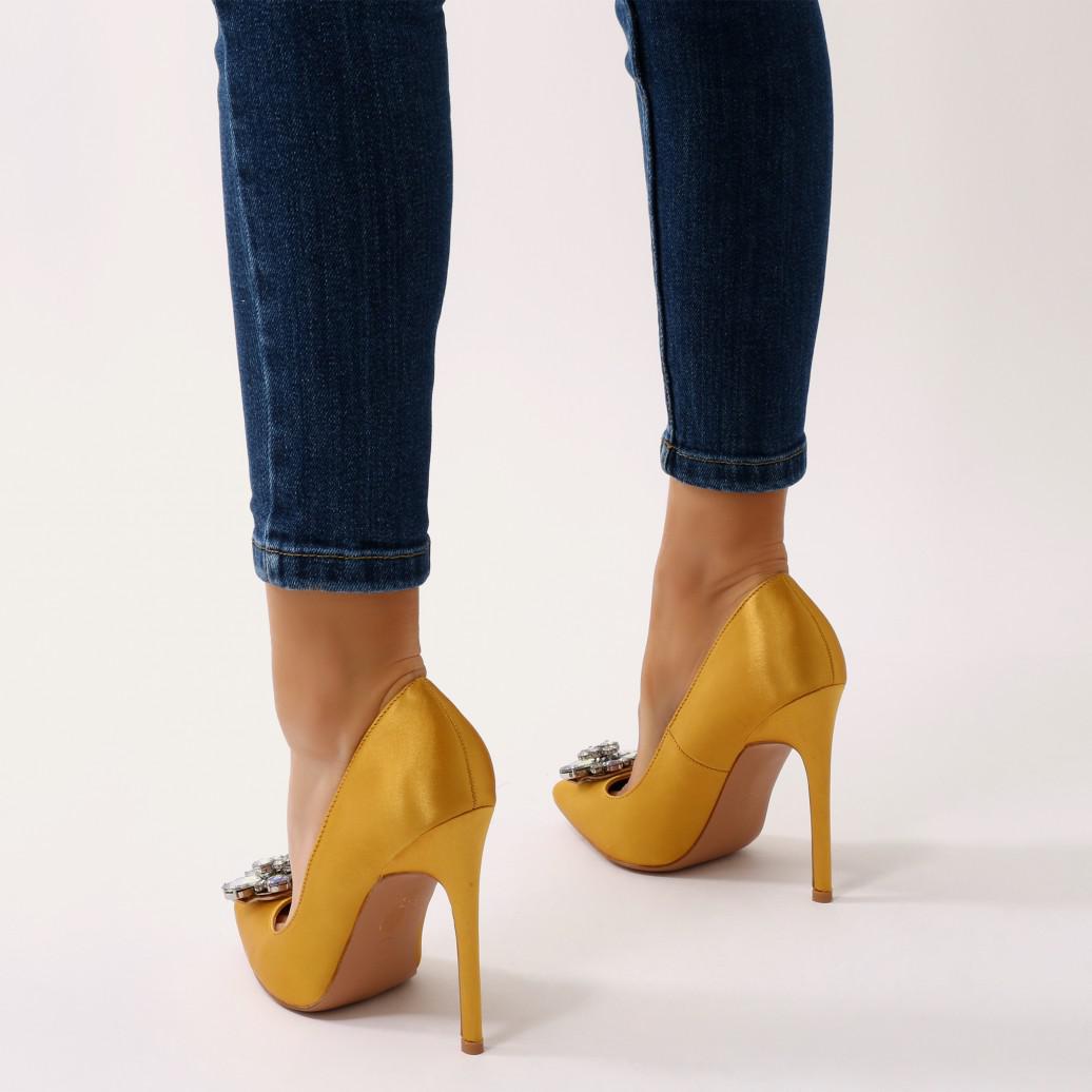 mustard pointed heels
