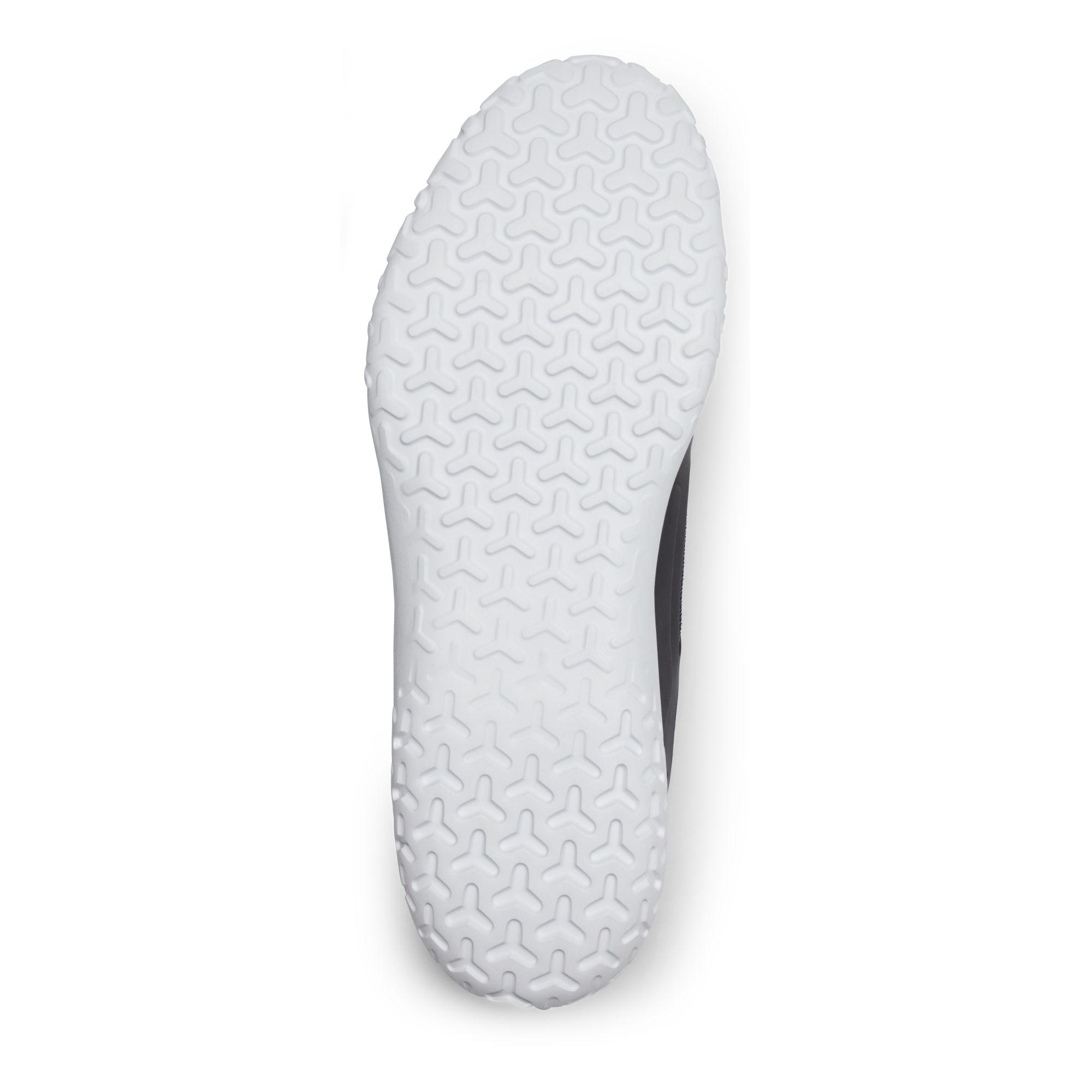 train 150 mesh sneaker