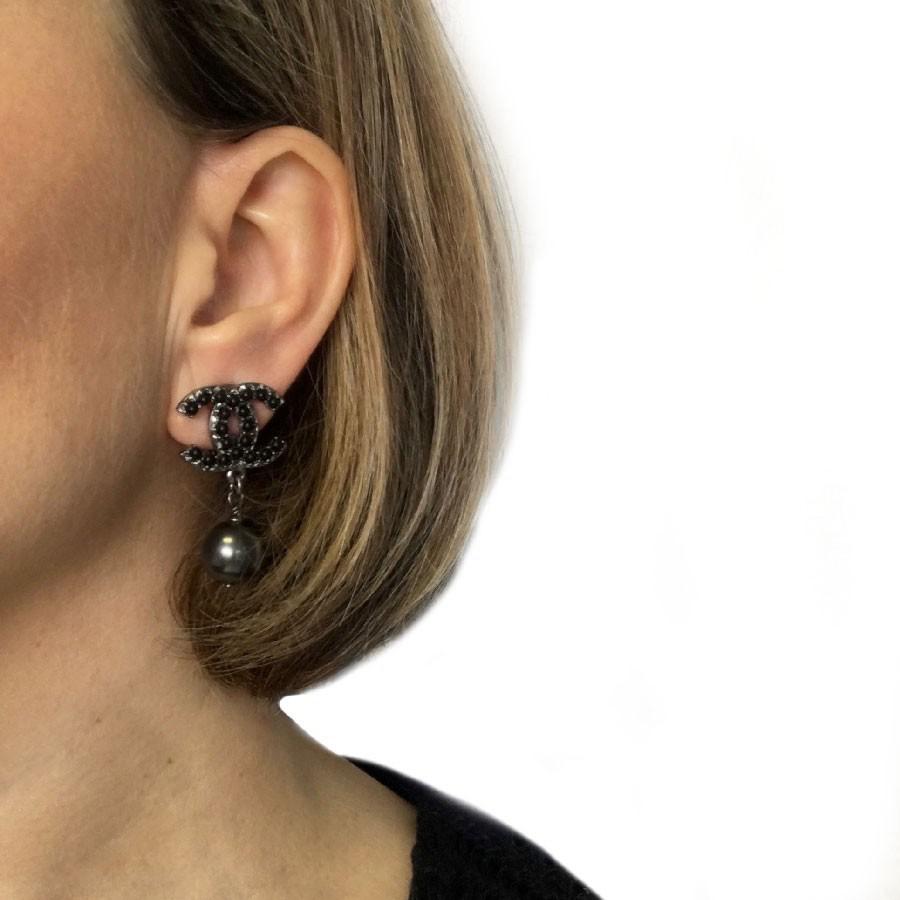 Lyst Chanel Cc Stud Earrings In Ruthenium Black Pearls And Gray Gallery