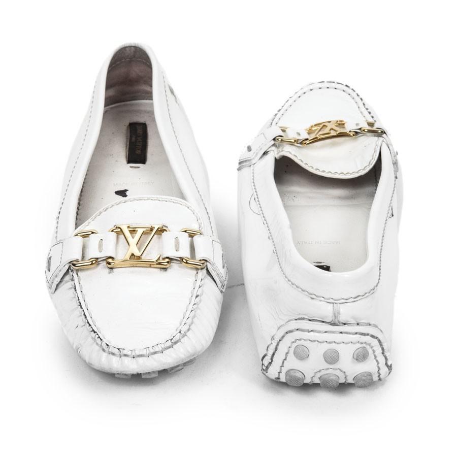 Louis Vuitton T39 White Patent Leather Loafers - Lyst
