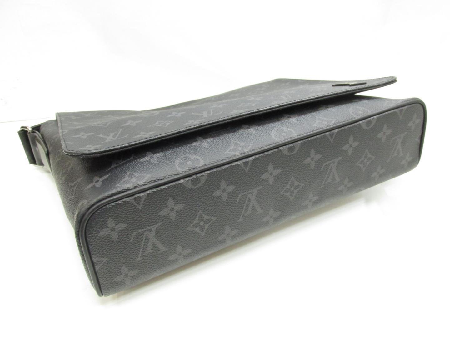 louis vuitton messenger district monogram eclipse pm noir black