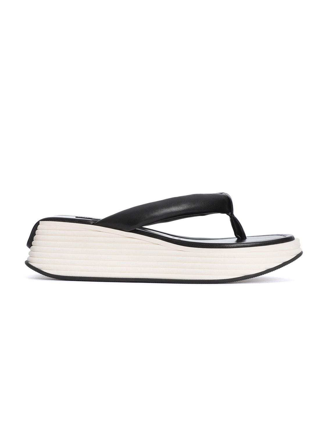 Givenchy Be3040e0n0004 Women's Black Leather Flip Flops - Lyst