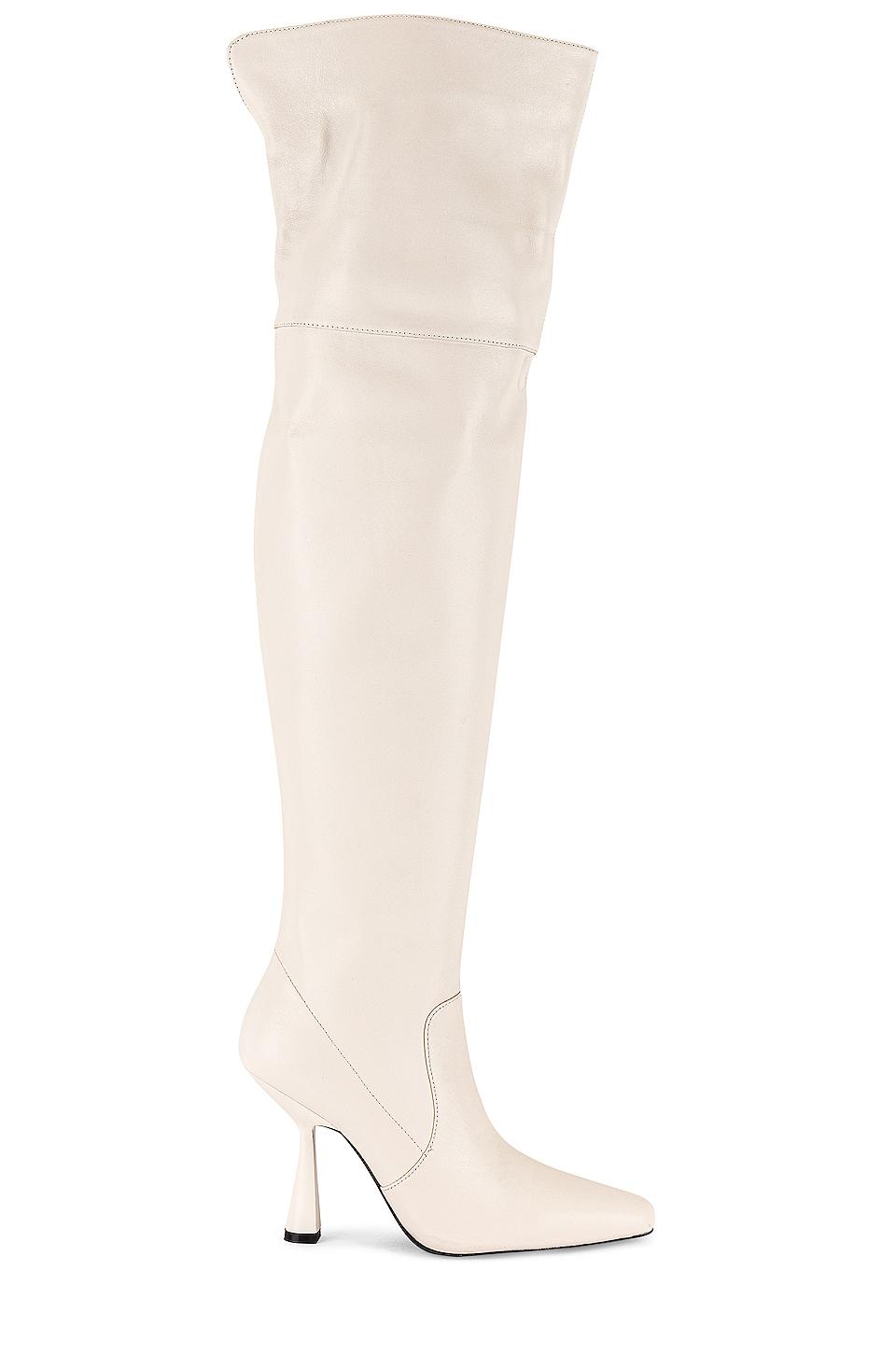 alias mae white boots