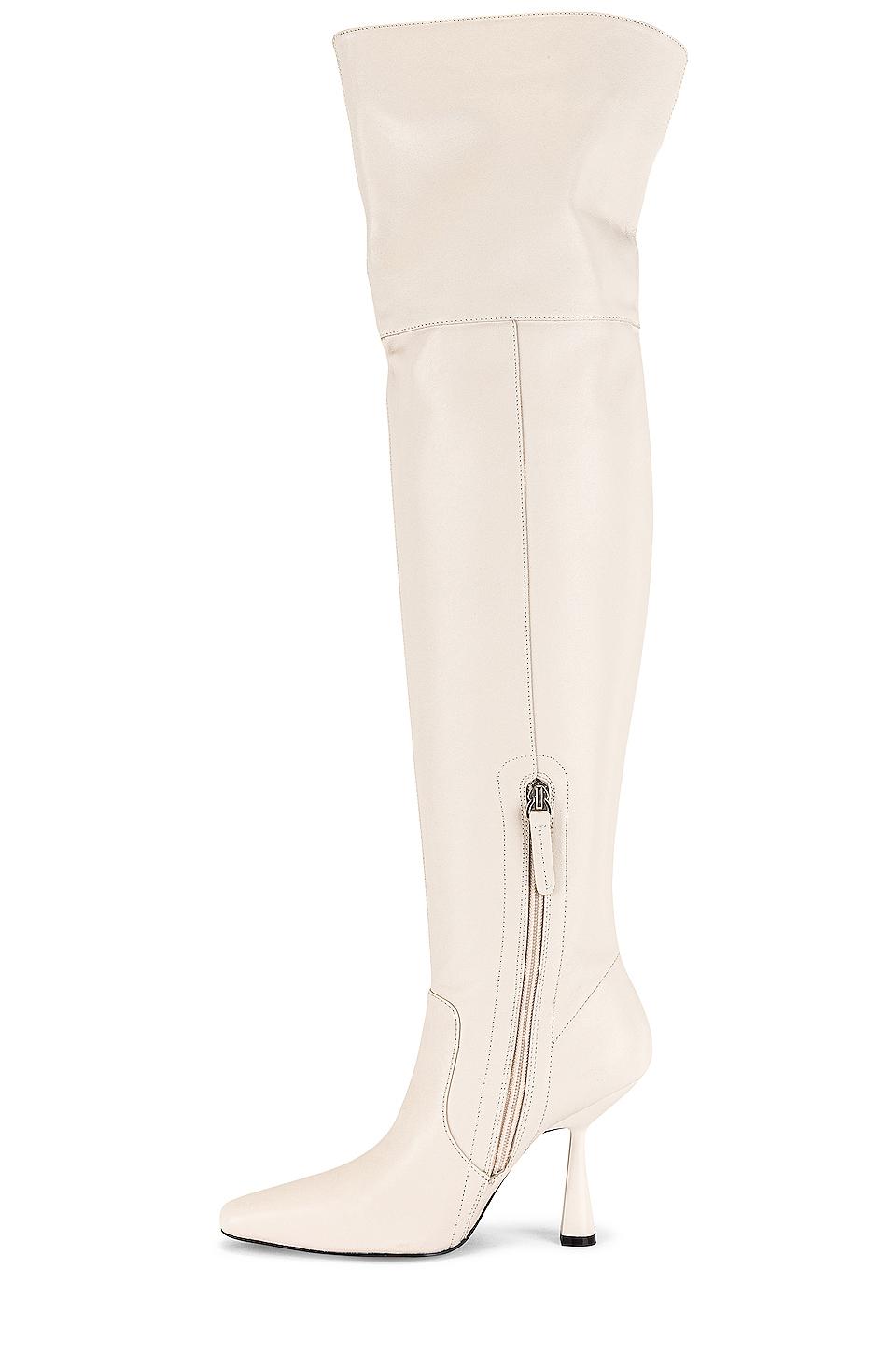 alias mae white boots