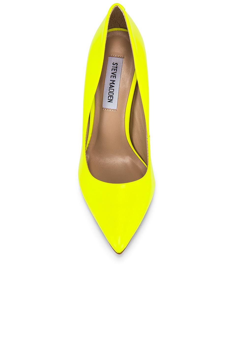 Steve madden store daisie yellow