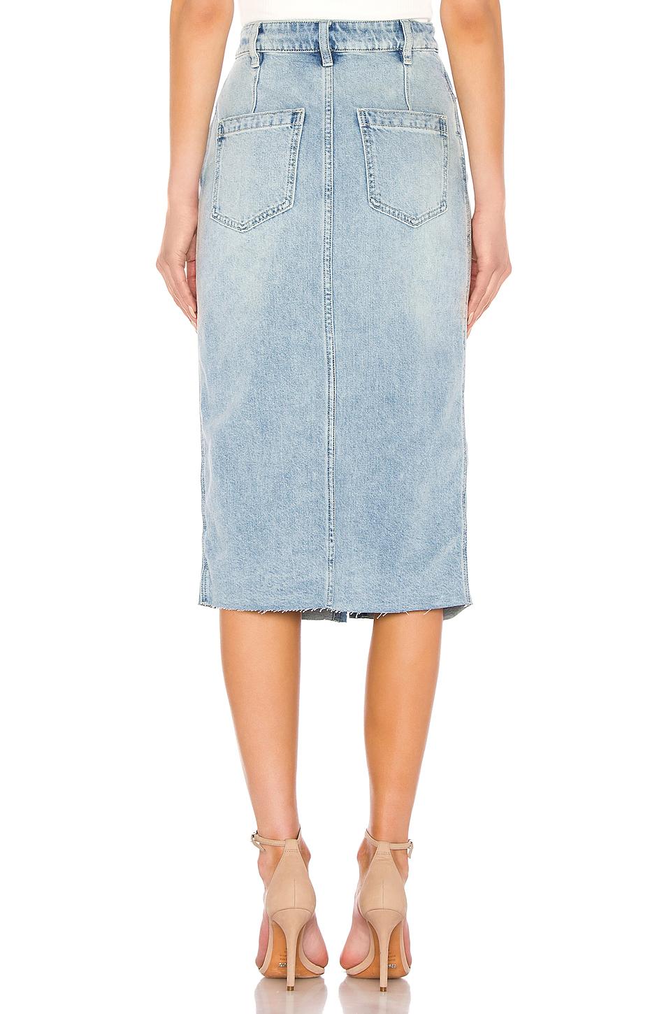 Free People Wilshire Denim Skirt. - Size 24 (also in Light Denim (Blue ...