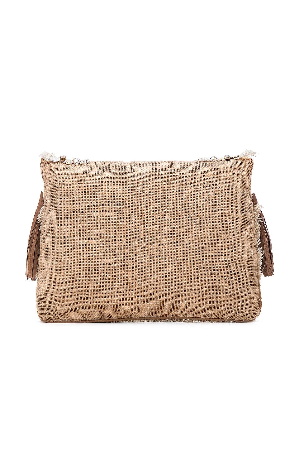 leela clutch in natural