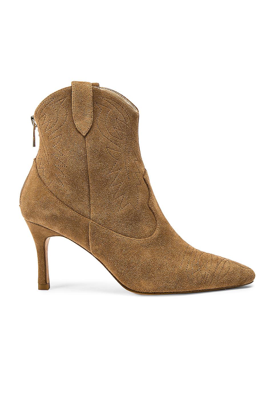 sookies heel in tan raye