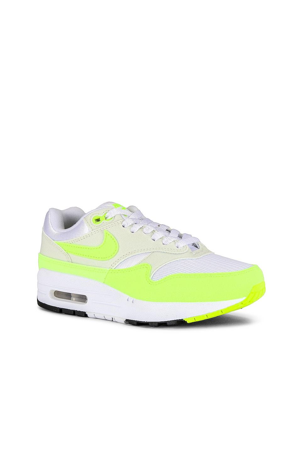 Nike Air Max 1 '87 Sneaker in Green | Lyst