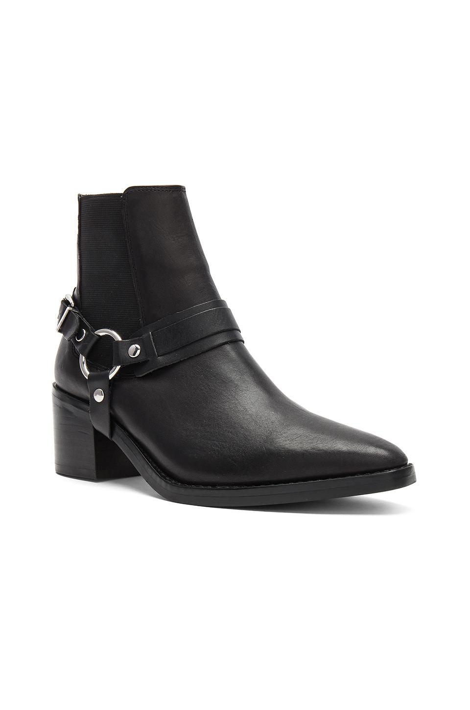 slip resistant boots