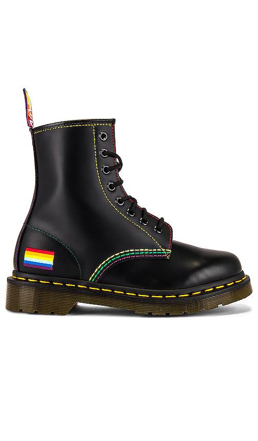 Dr Martens 1460 Pride 2024 favors