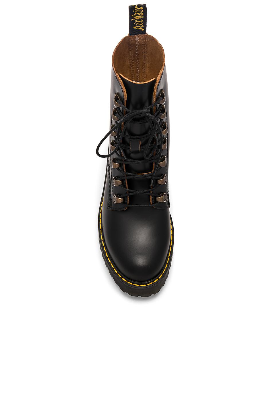 leona boot in black