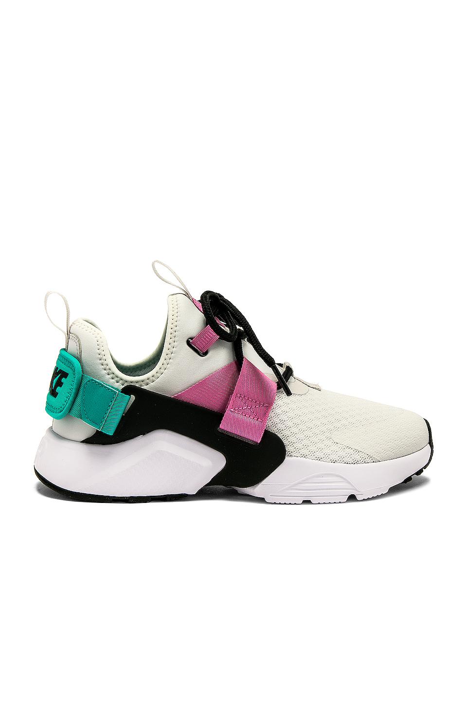 nike women's air huarache city low shoes