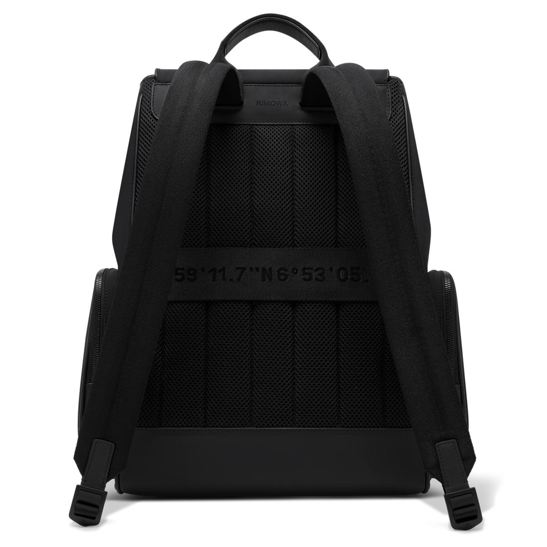 RIMOWA 黒 リュック・バックパック