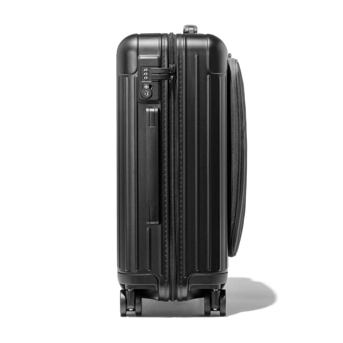 essential sleeve cabin rimowa