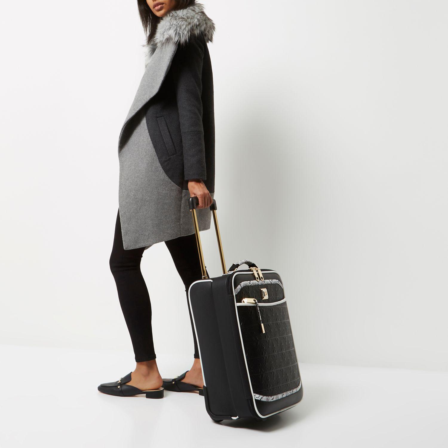 river island cabin case