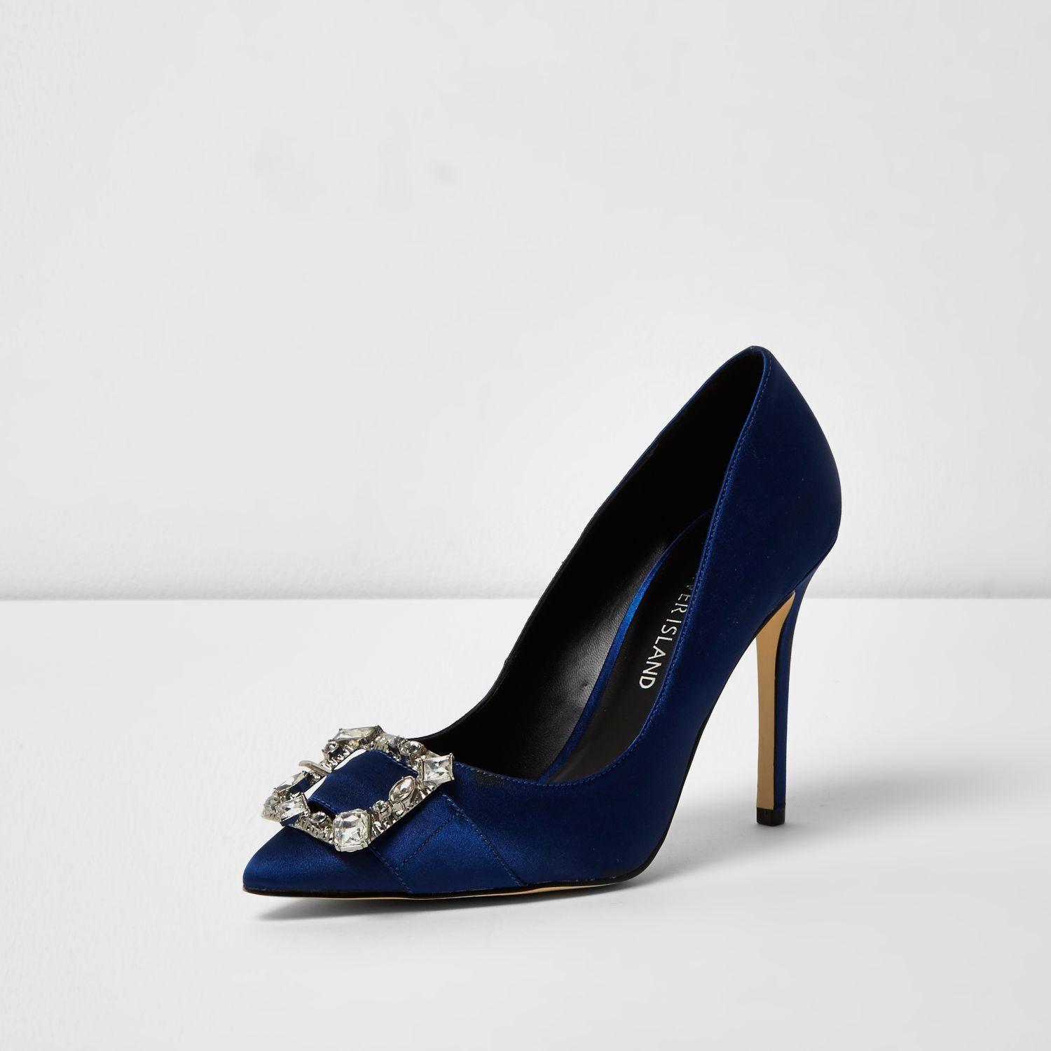 heels with big bow in front