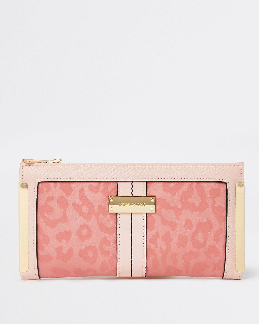 pink leopard print purse