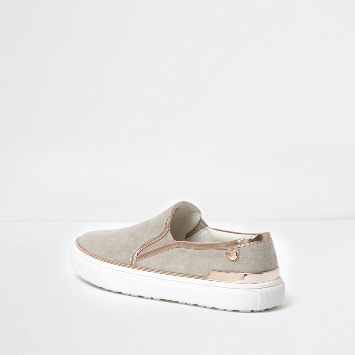 light grey plimsolls