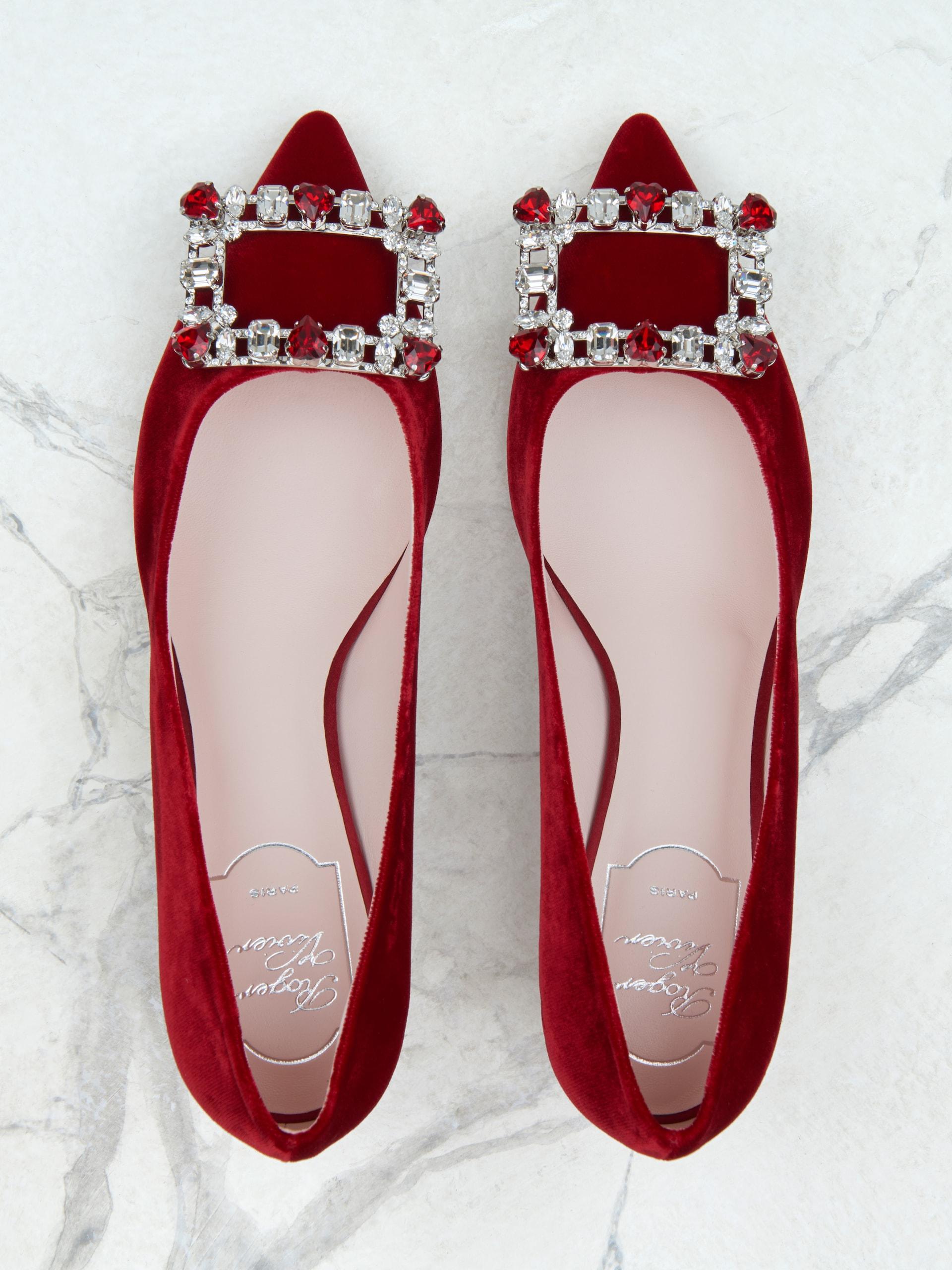 Roger Vivier Velvet Rv Brochamour Pumps in Red - Lyst