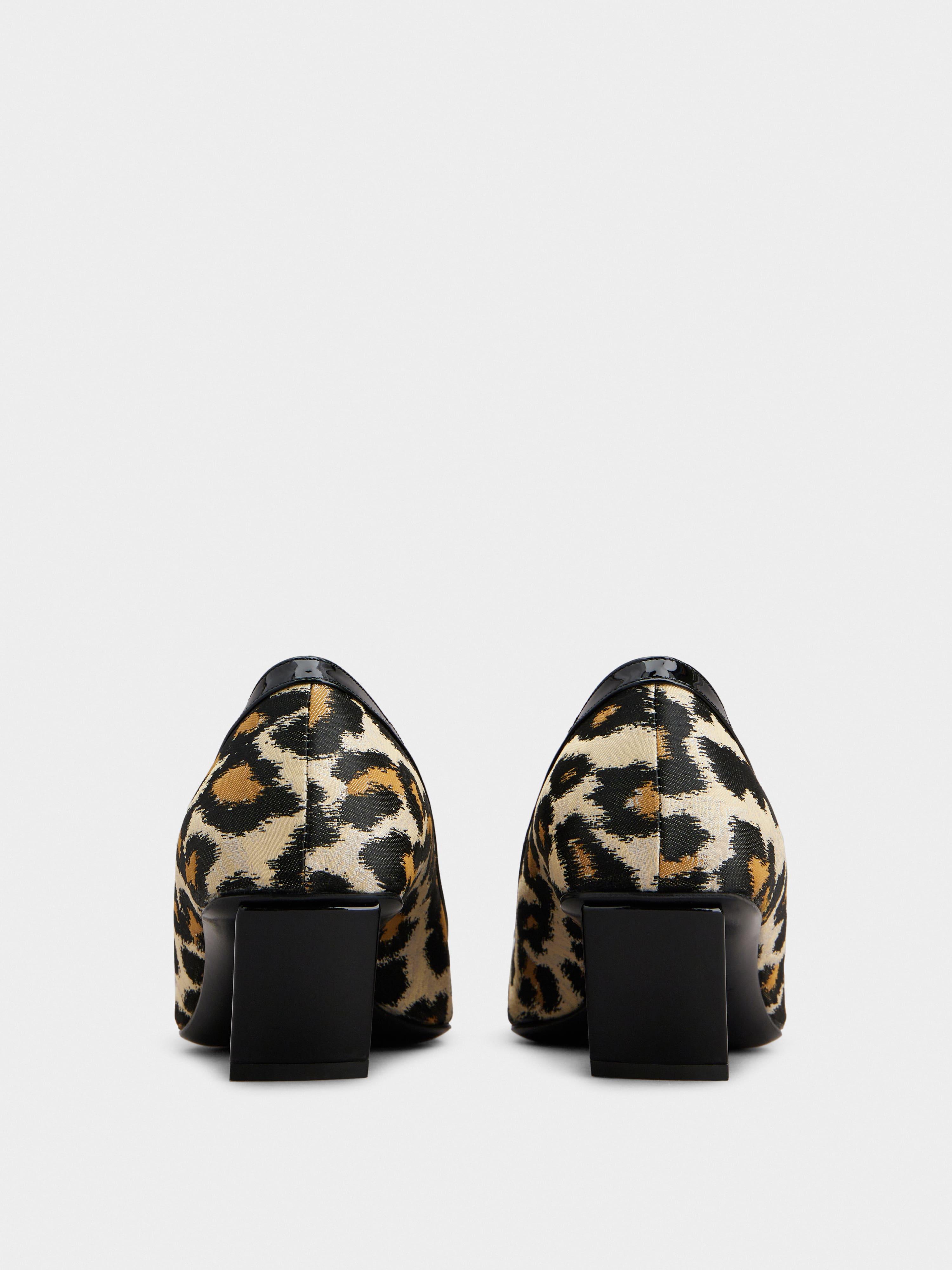 Belle vivier deals metal buckle pumps