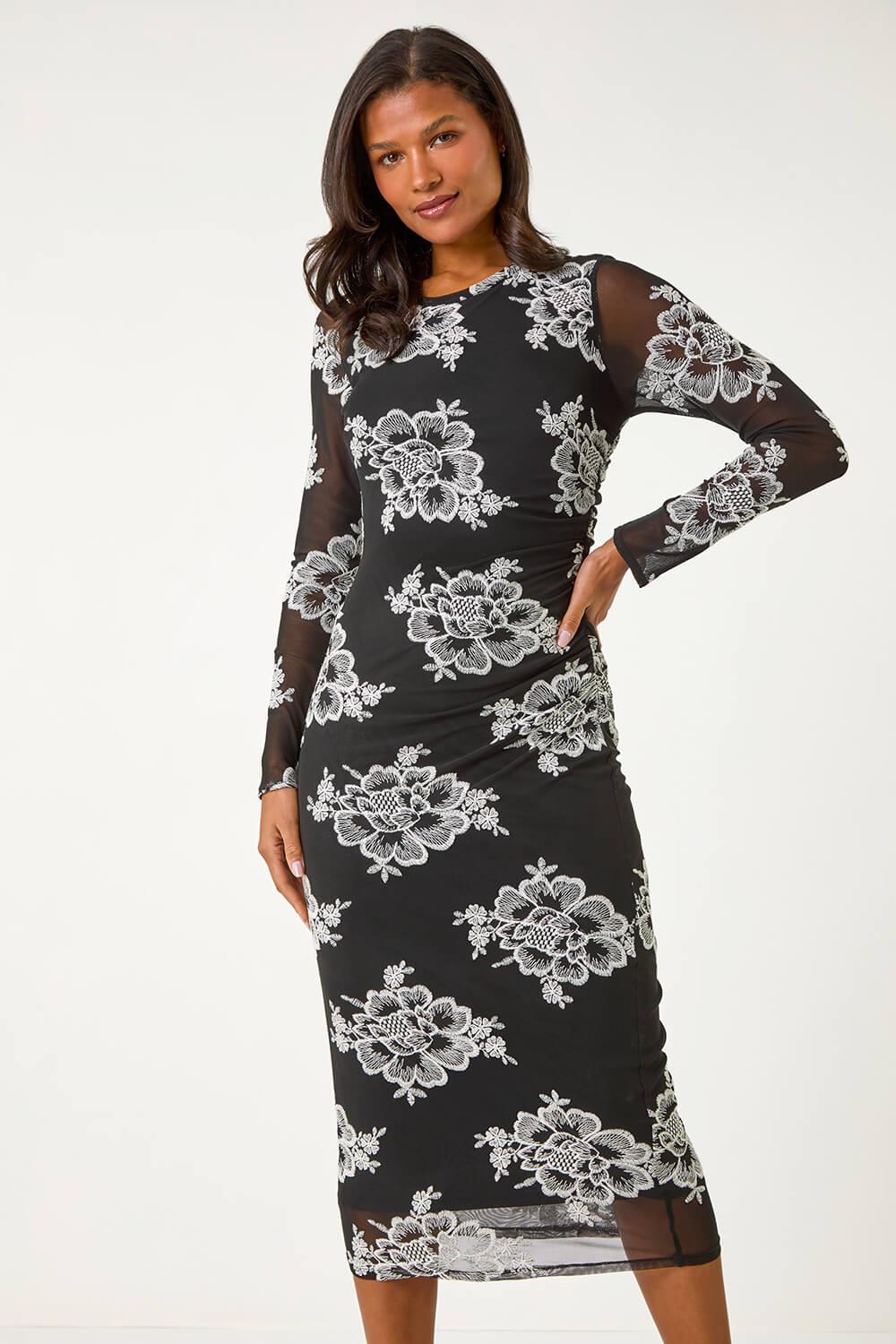 embroidered cocktail dress Crystal Hibiscus Tulle Size:US9/EU40/UK7 dusty-blue Pretty Lavish Sheree Midaxi while a structured waistband