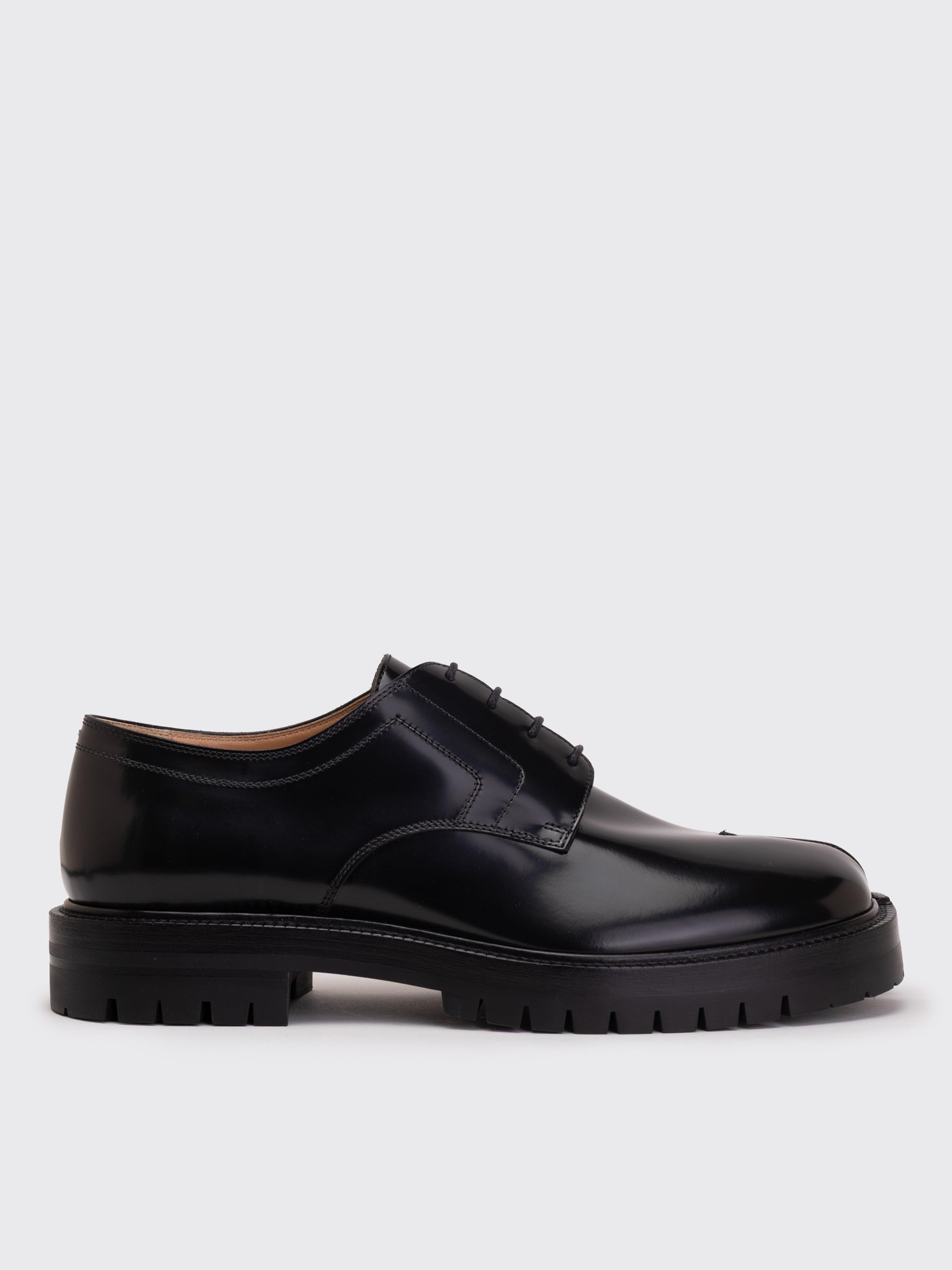 Maison Martin Margiela Black Leather Oxfords Tabi Lace-Up in Black main image 2