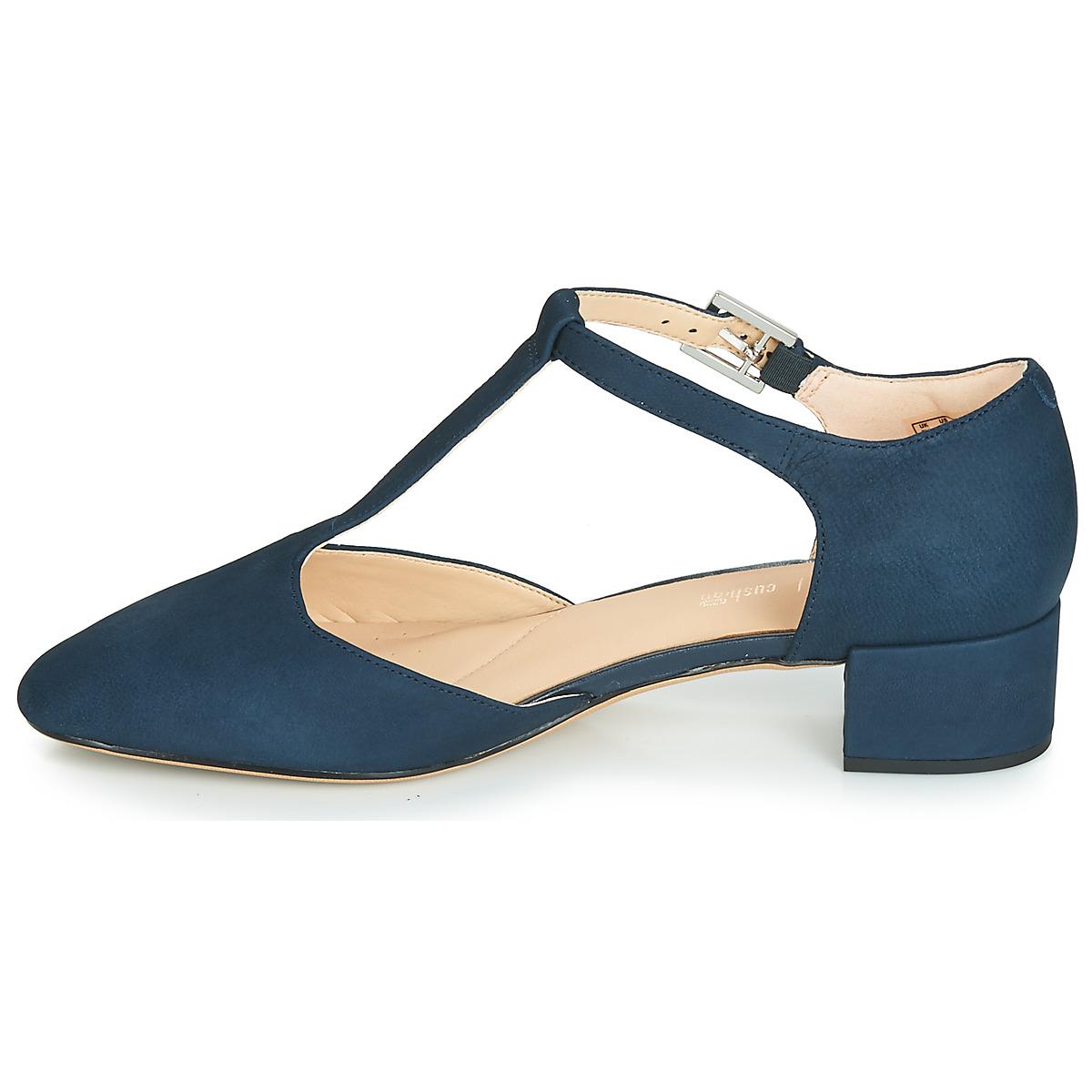 orabella holly clarks