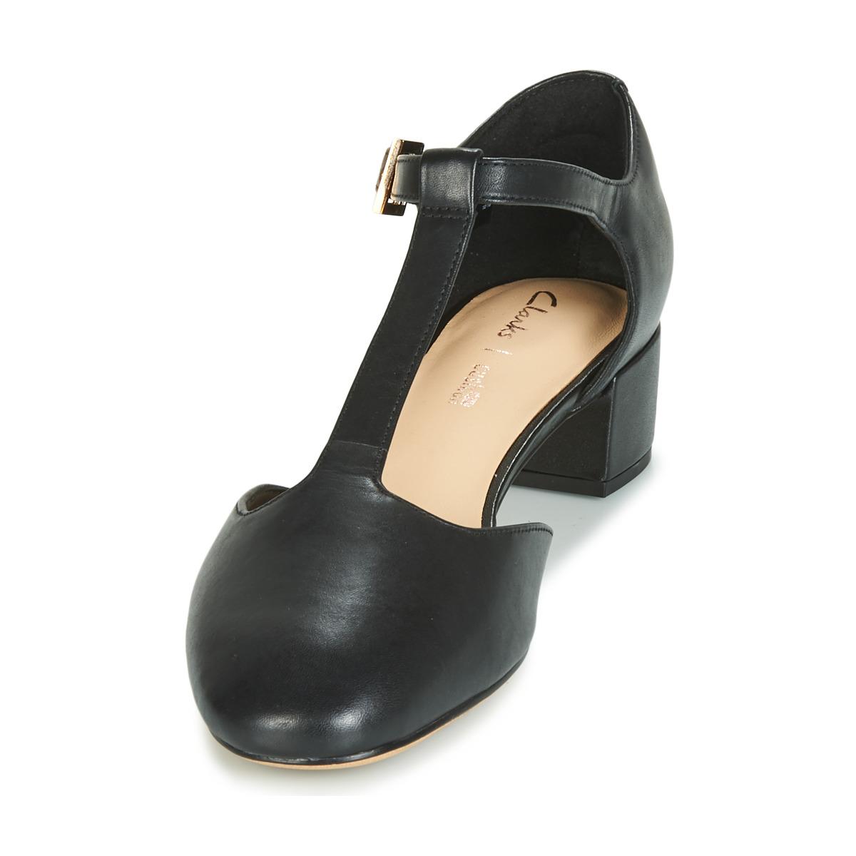 orabella holly clarks