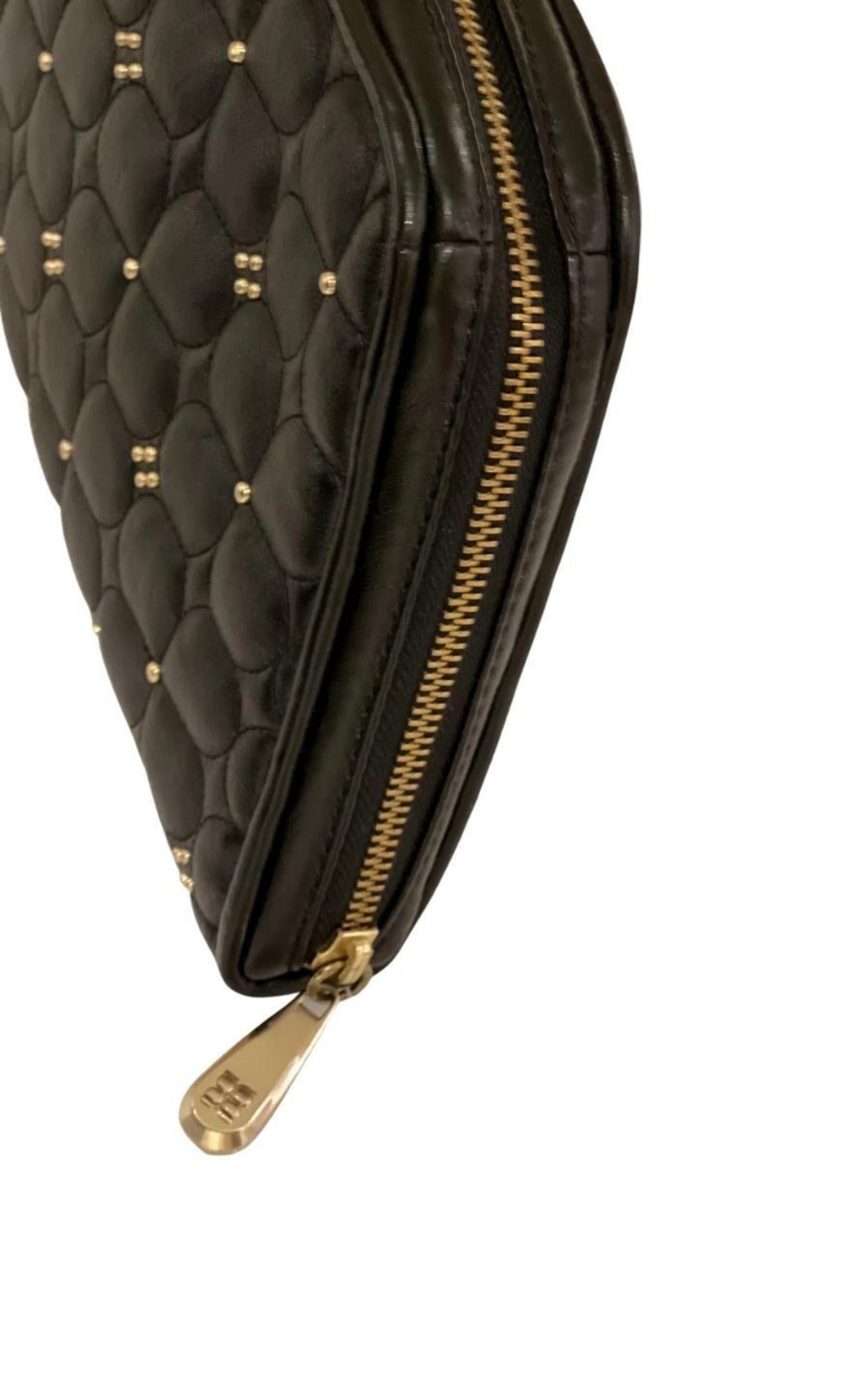 BCBG Max Azriaのゴールドメタリック仕上げのレディースクラッチバッグ AIMER クラッチバッグ パーティーバッグ ラメボックスクラッチ