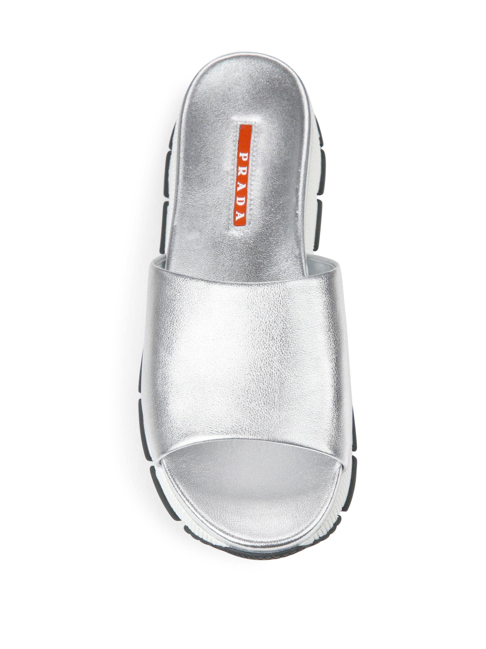 metallic platform slides