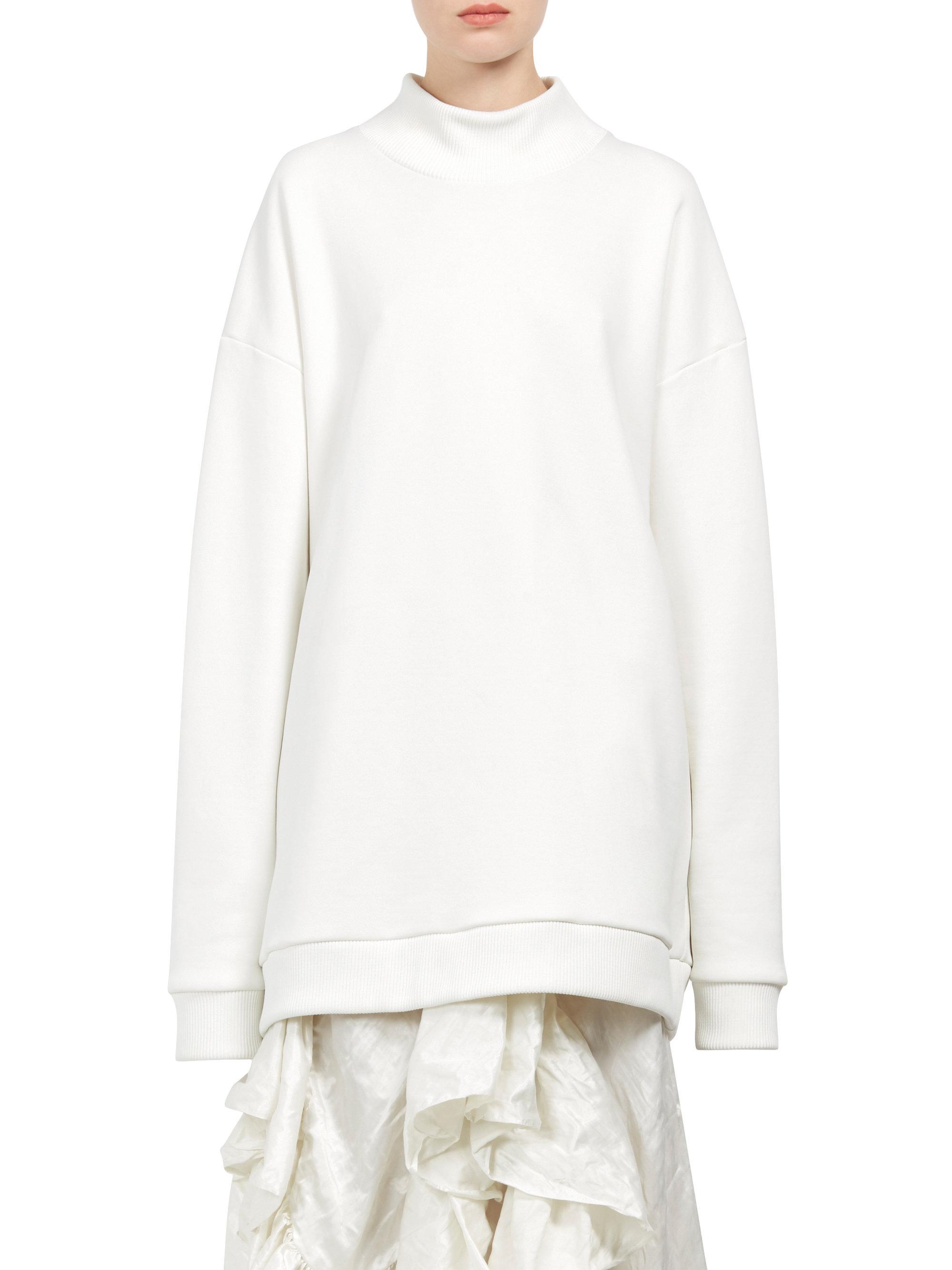 oversized turtleneck sweatshirt