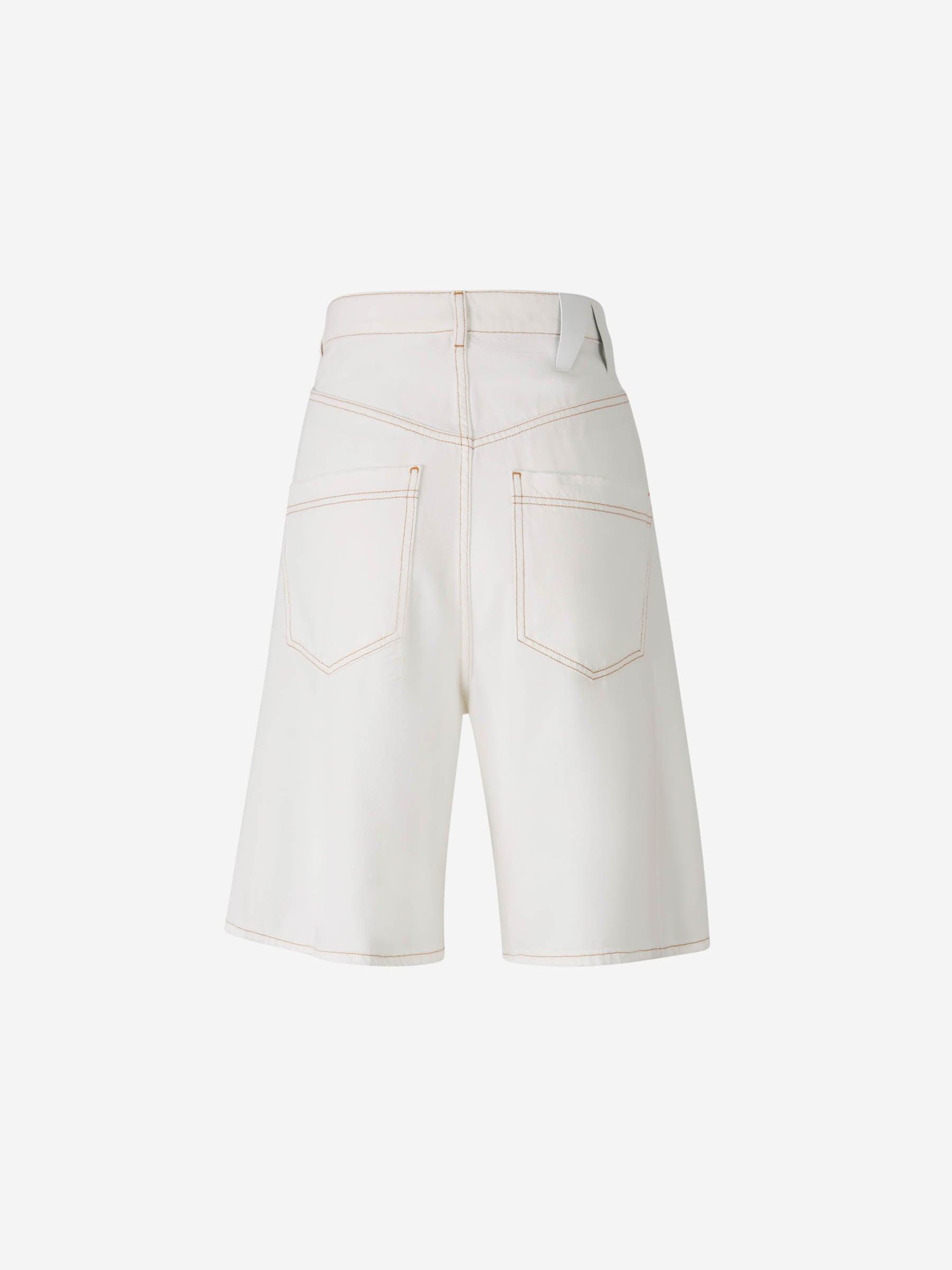 ショートパンツ DARKPARK Women Shorts  Burmudas WTR47FAC63 0001 WHITE DARKPARK Foldable Denim Bermuda Shorts in White | Lyst