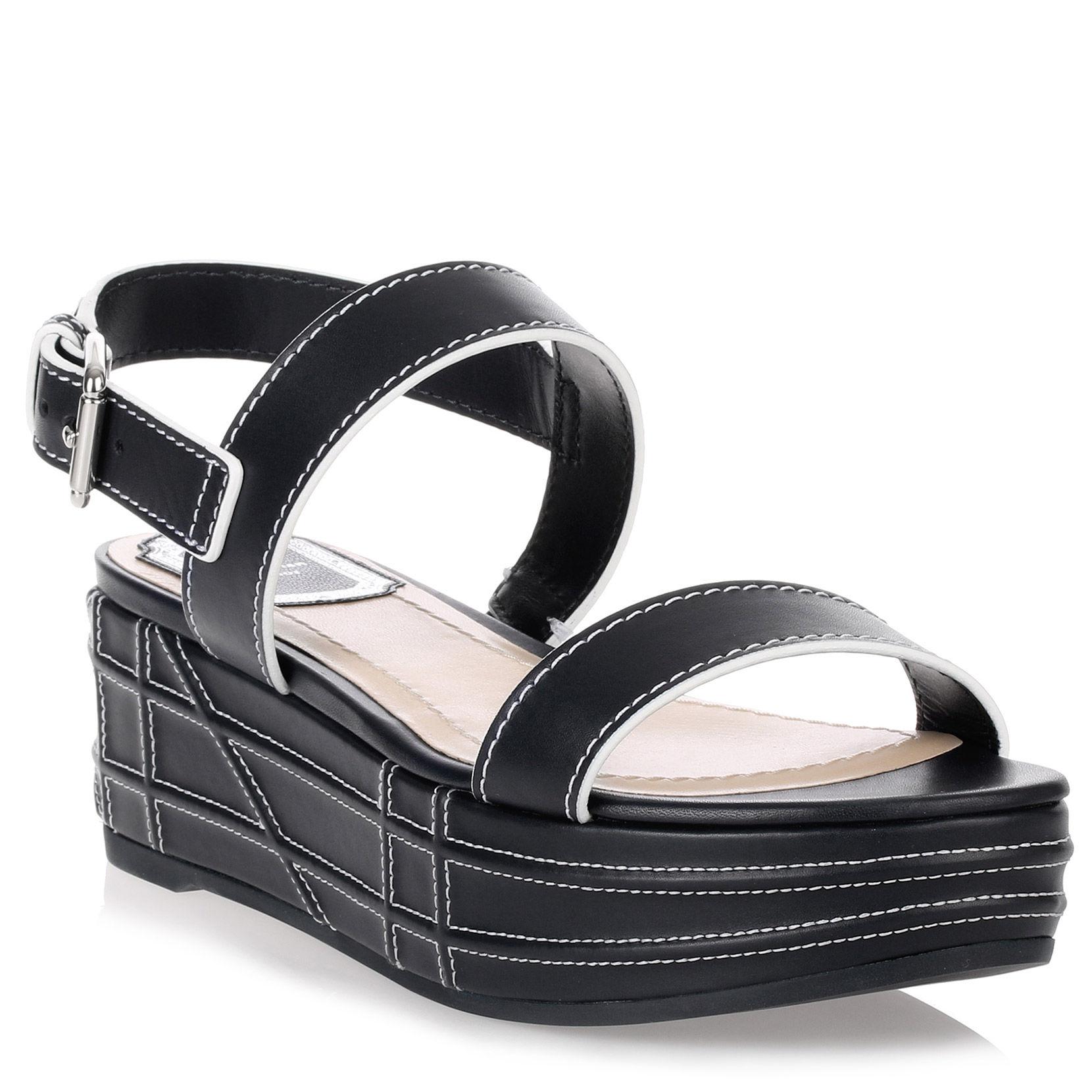 Dior Yacht Navy Leather Sandal in Blue - Lyst