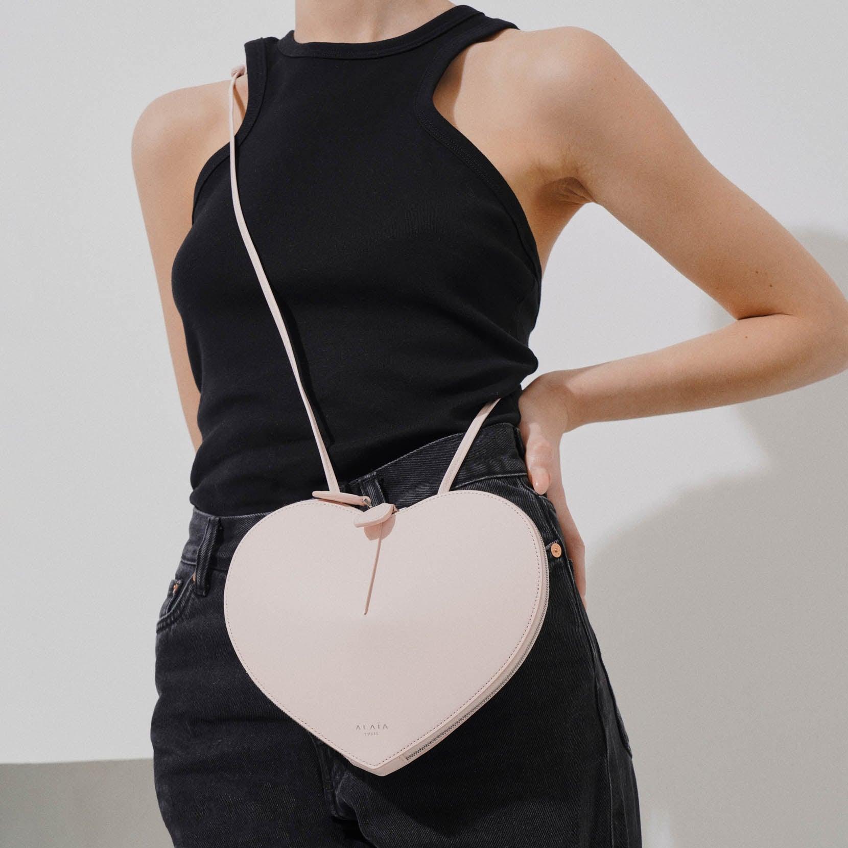 Alaïa Le Coeur Pink Leather Crossbody Bag | Lyst