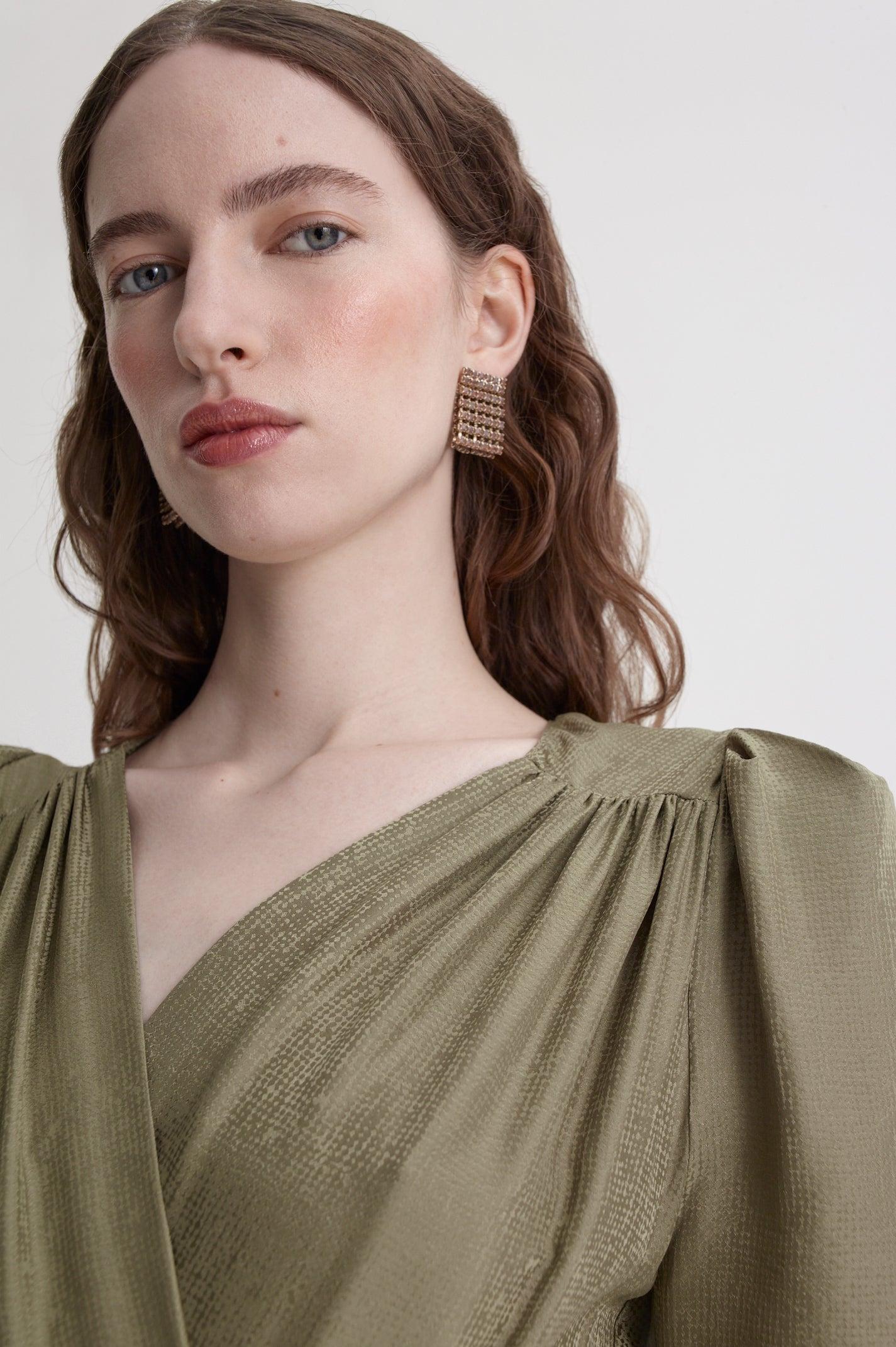 green scanlan theodore dress Scanlan Theodore Maxi Dress Green Paisley Bandana Print Silk Twill Size US 4 main image 0