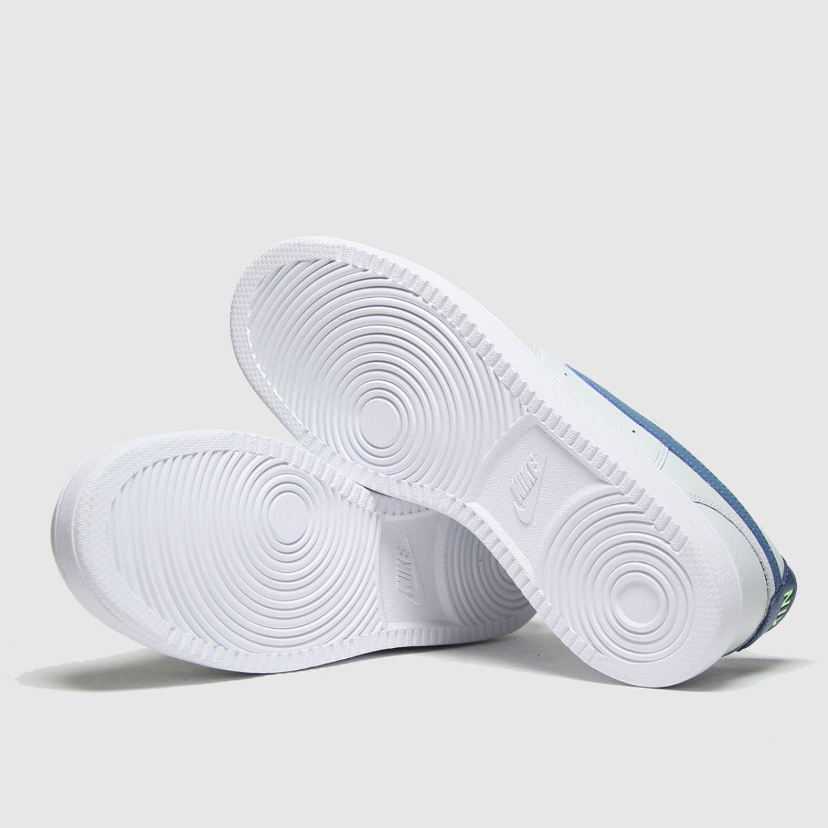 light grey nike trainers