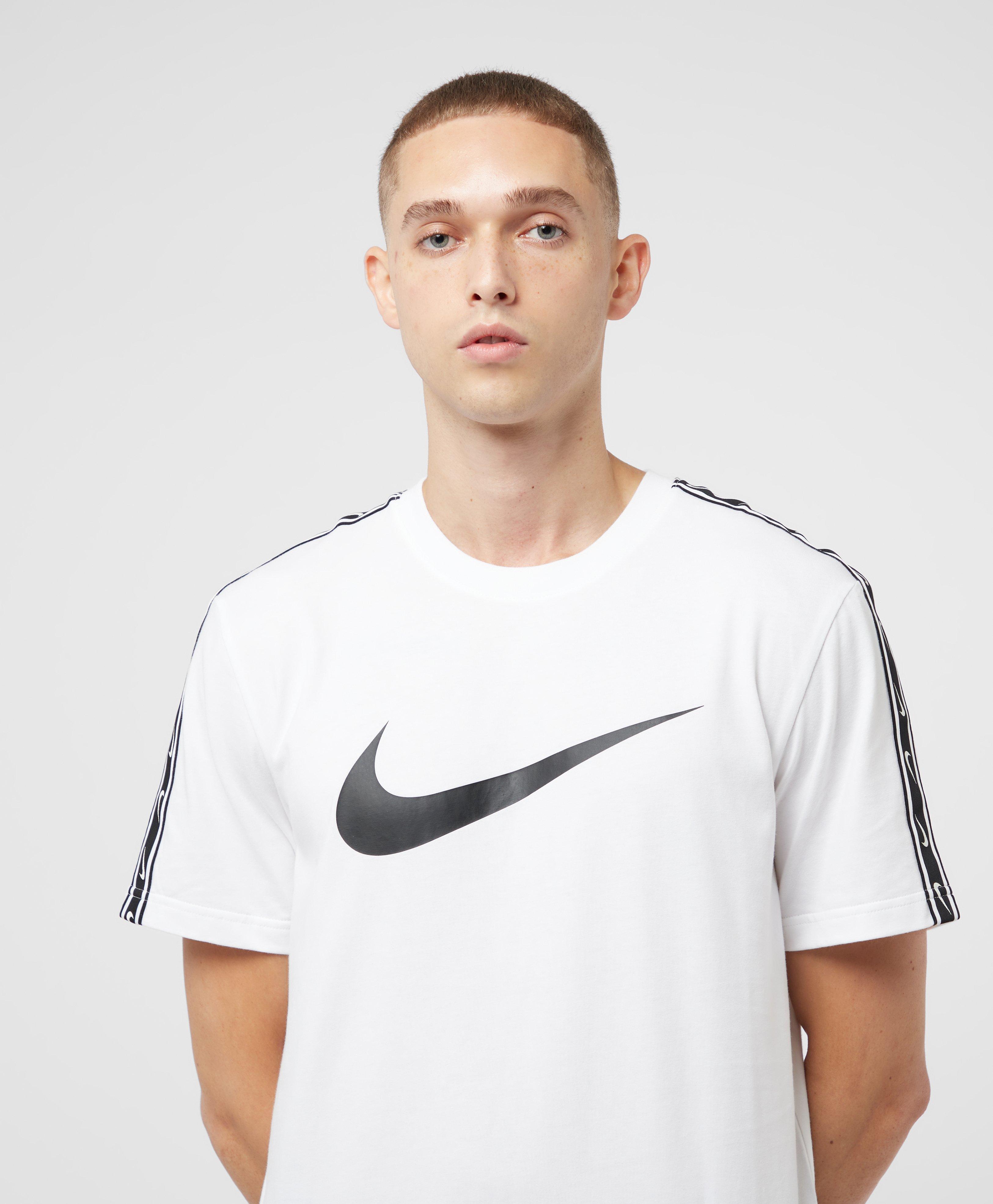 Nike Repeat Swoosh T-shirt in White for Men | Lyst