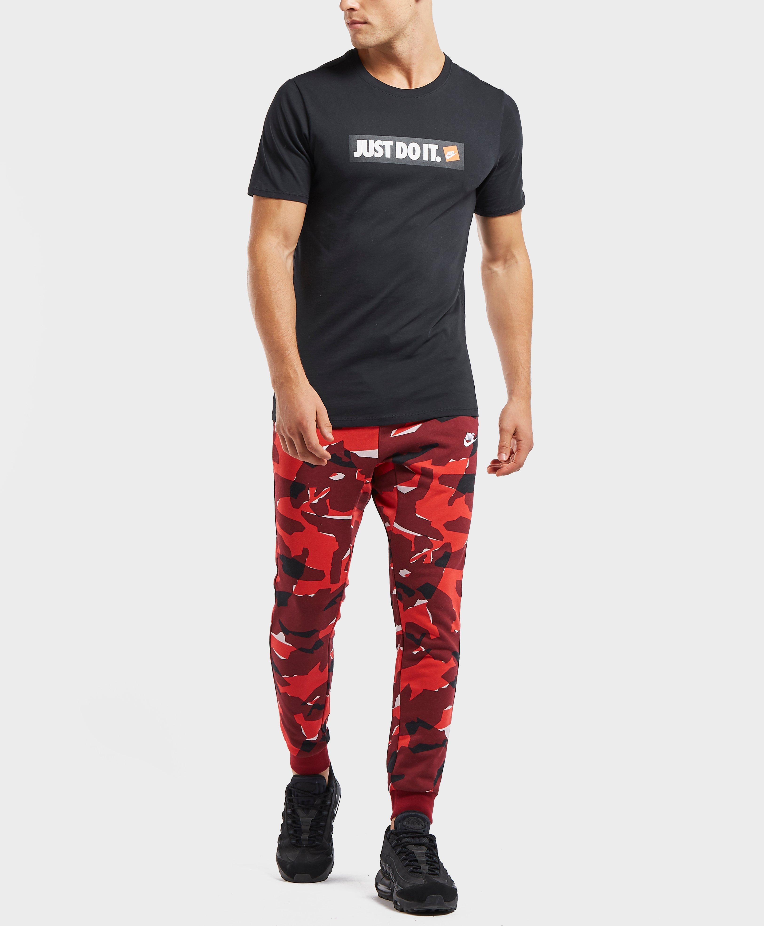 Nike Club Camo Cuffed Fleece Pants in Red for Men | Lyst