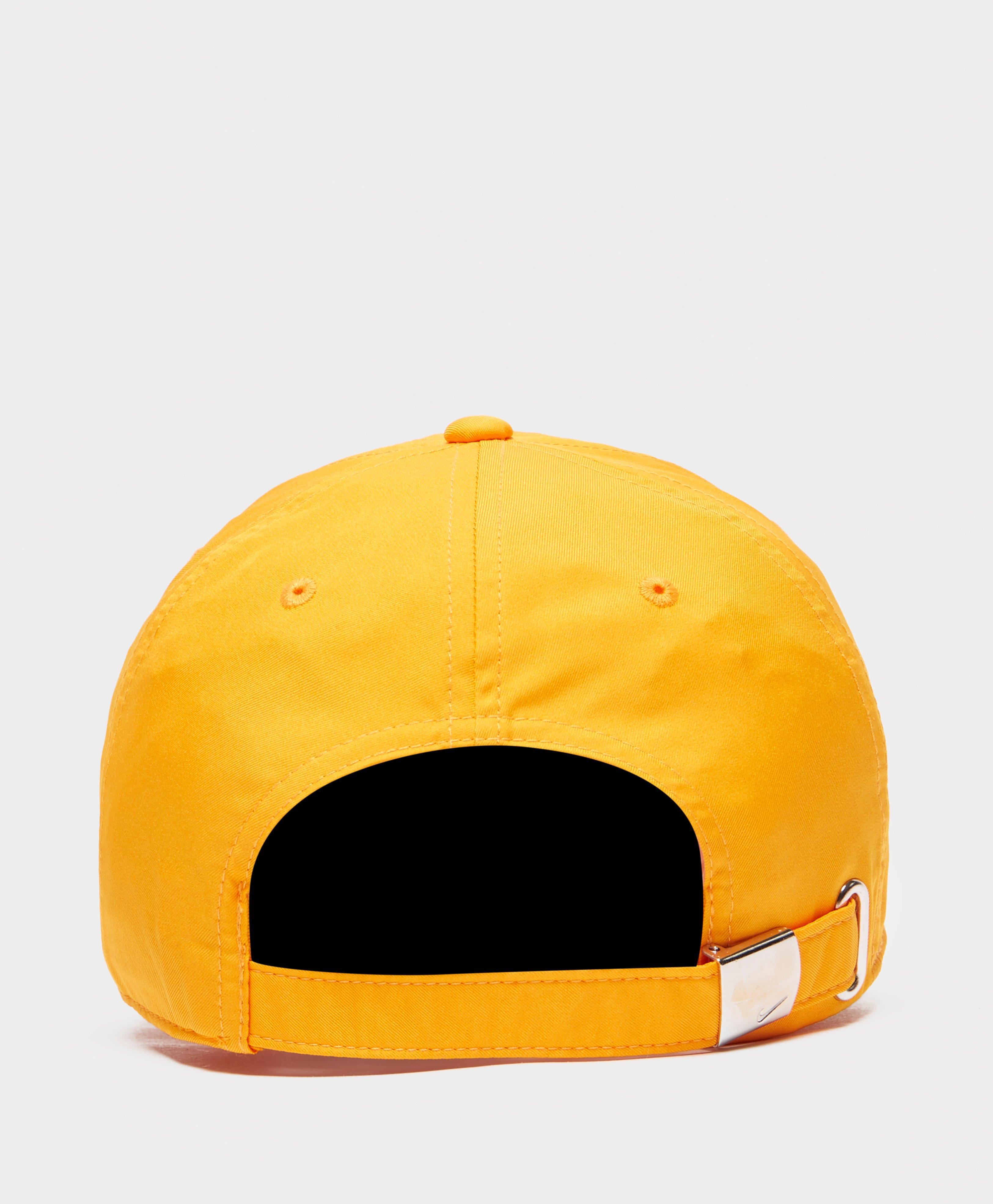 Nike Side Swoosh Cap in Yellow for Men 