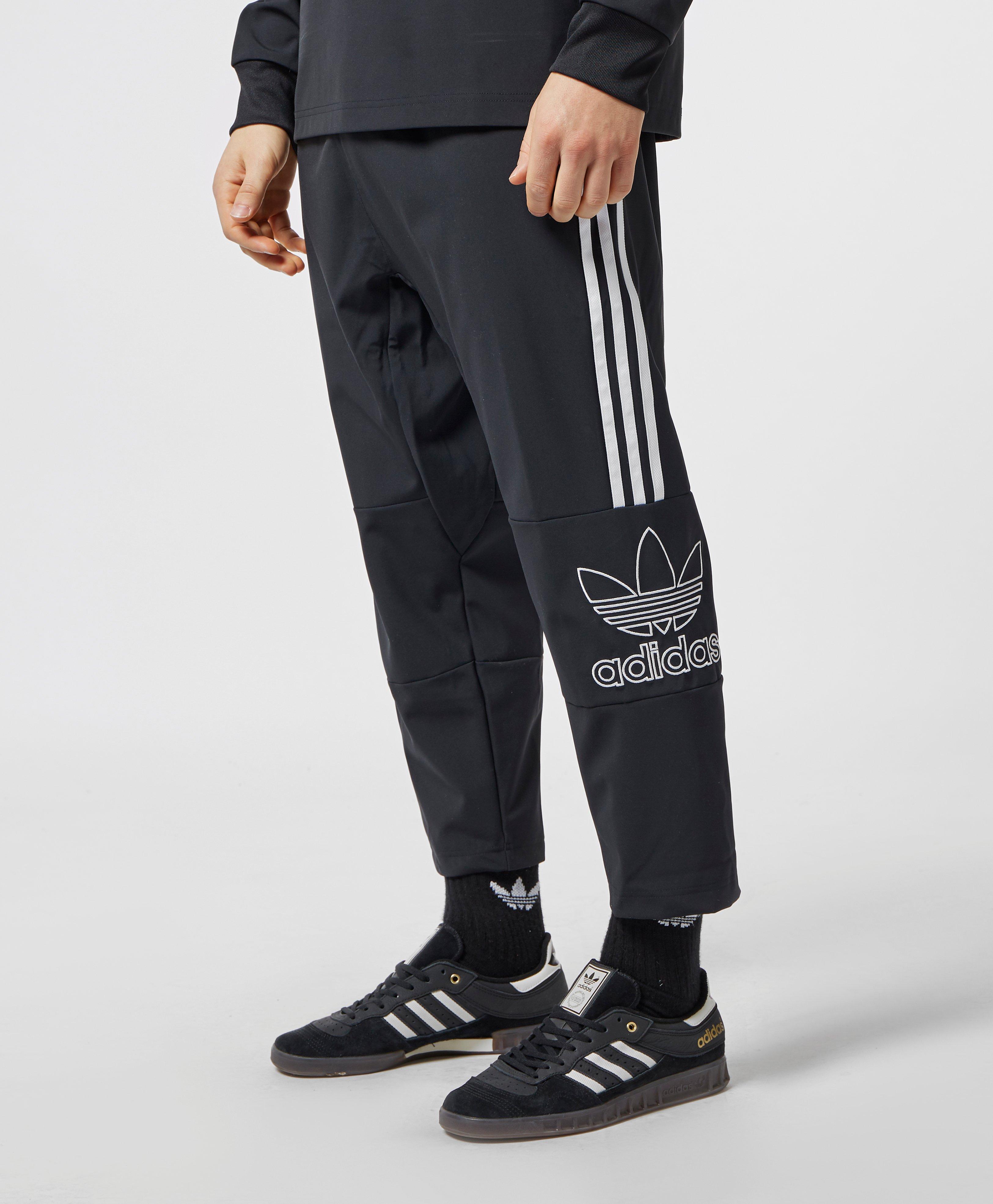 adidas Originals Synthetic Trefoil Outline Cropped Track Pants in Black ...