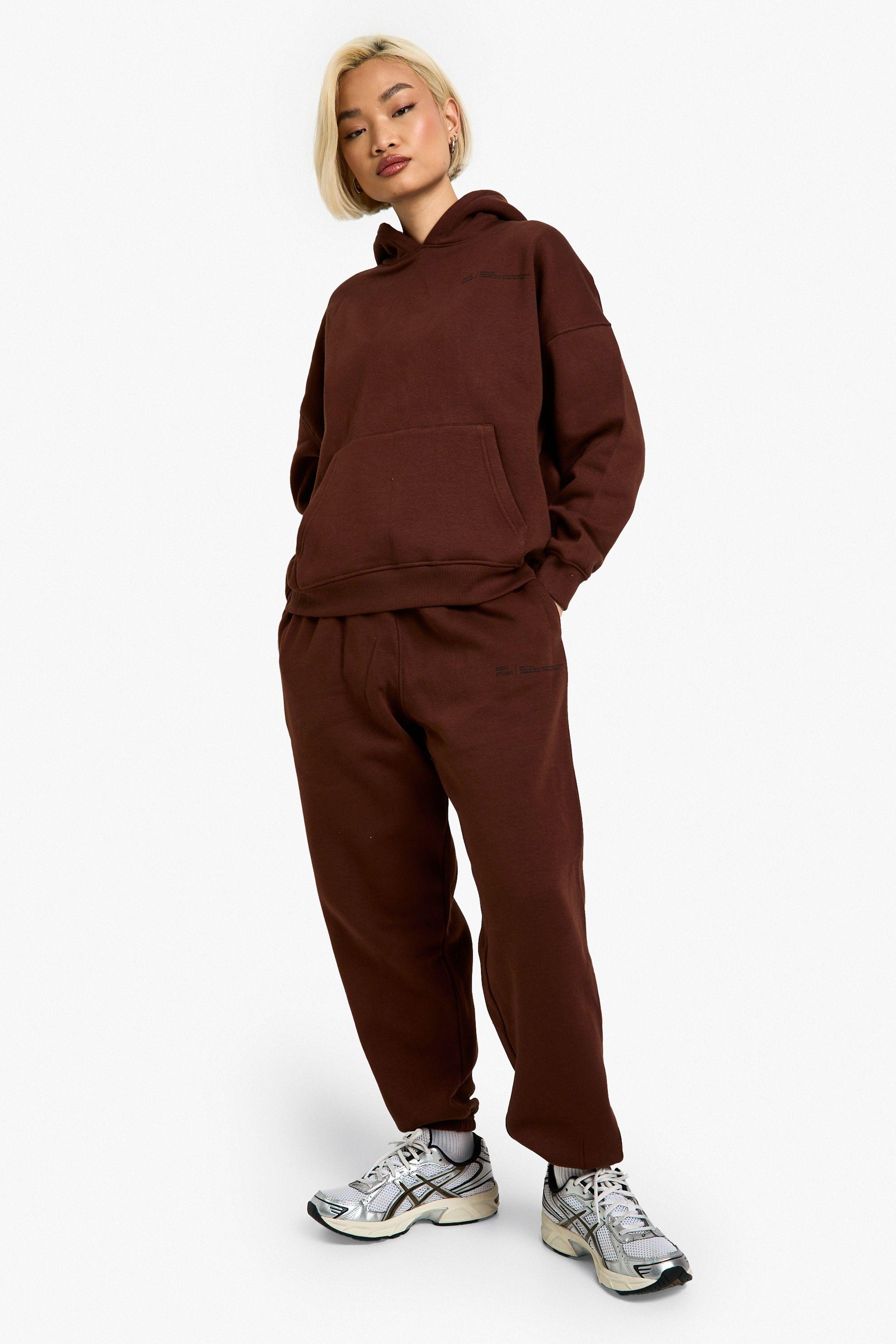 v neck boohoo red tracksuit