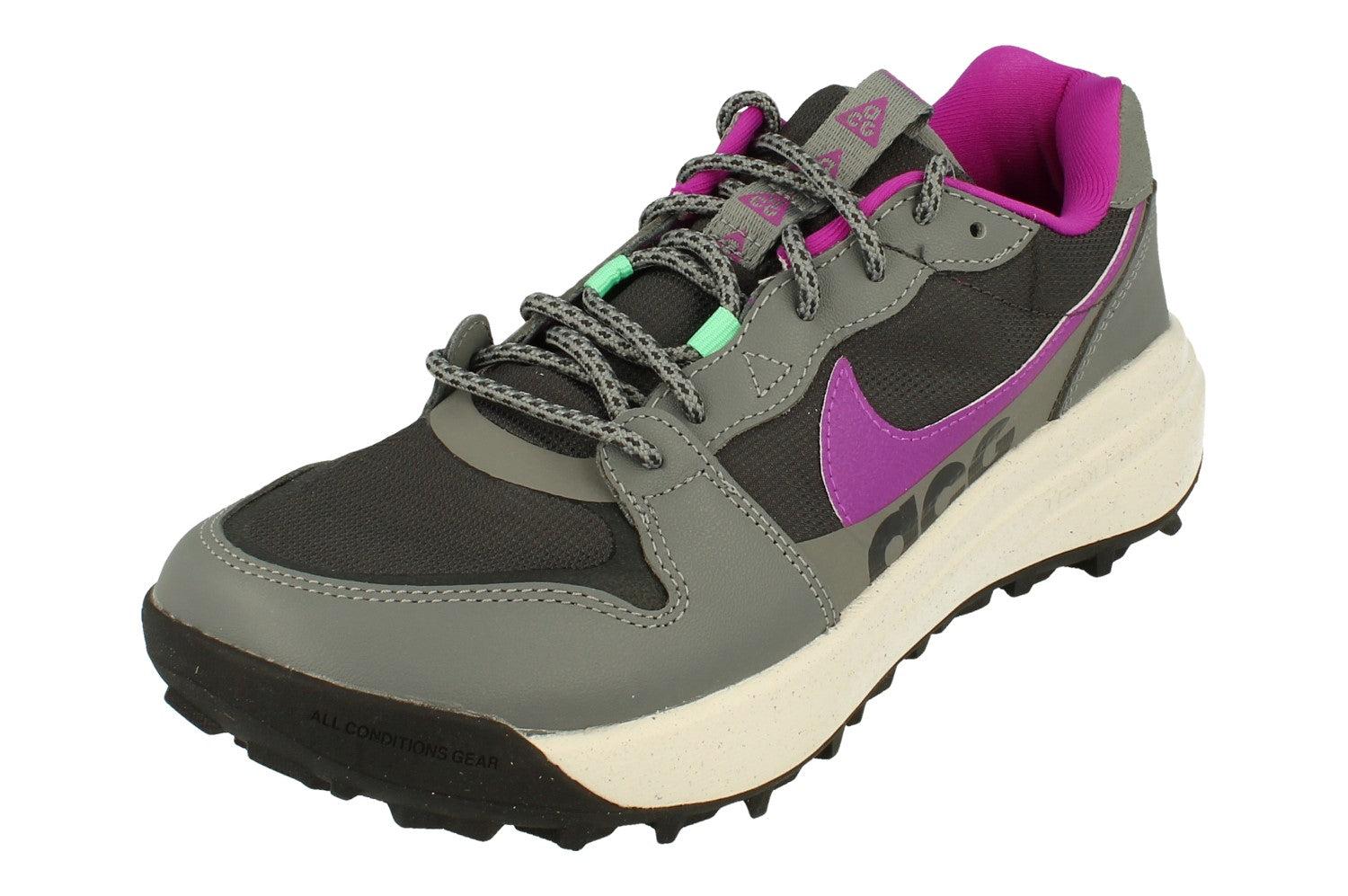 acg nike trainers